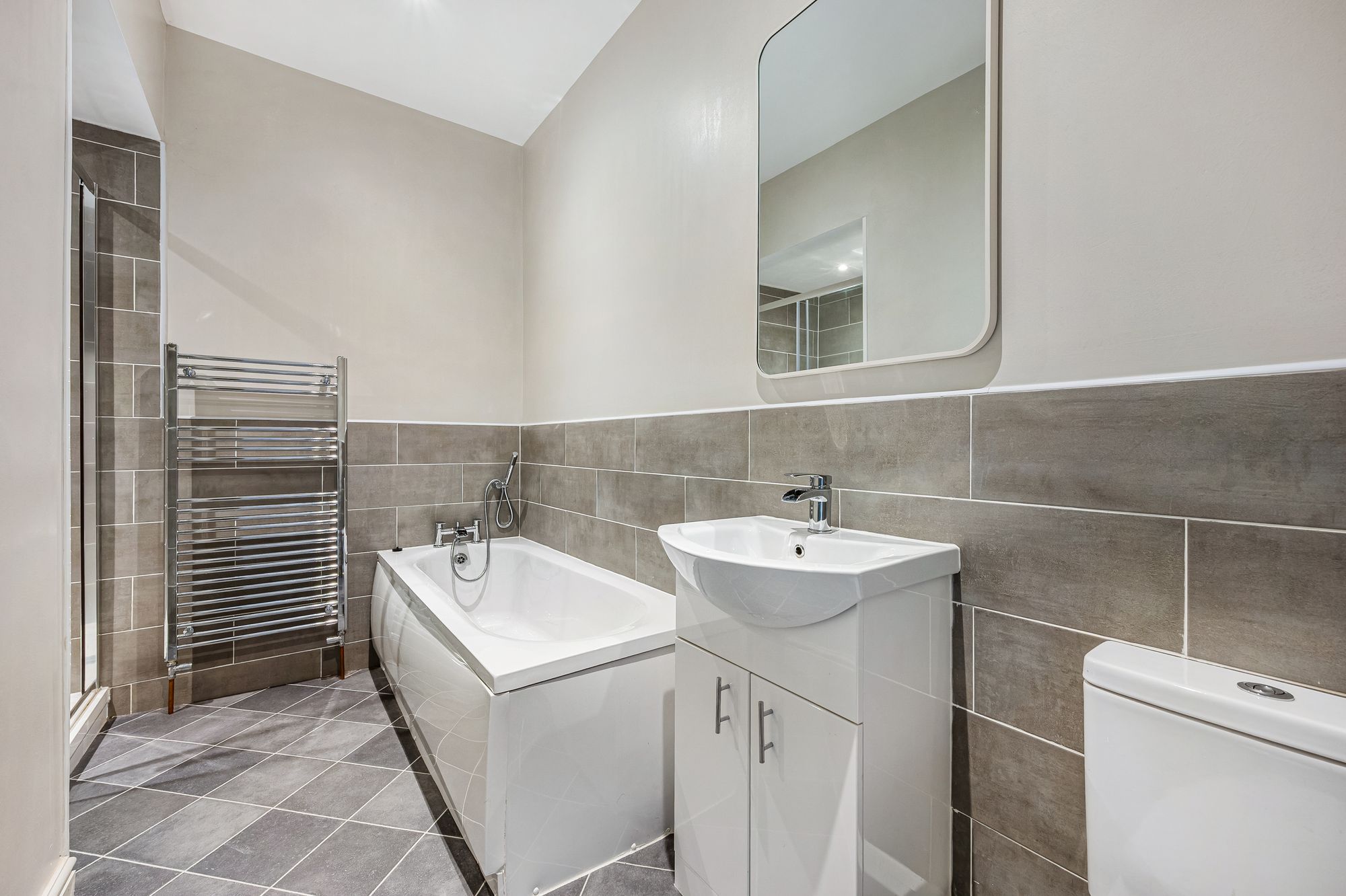 2 bed mid-terraced house to rent in Wells Street, Rossendale 3