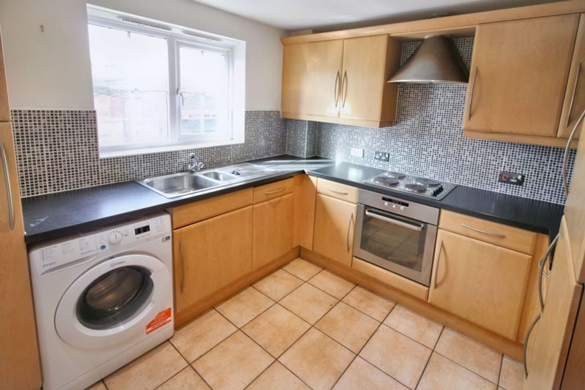 2 bed apartment to rent in Derby Court, Bury  - Property Image 4