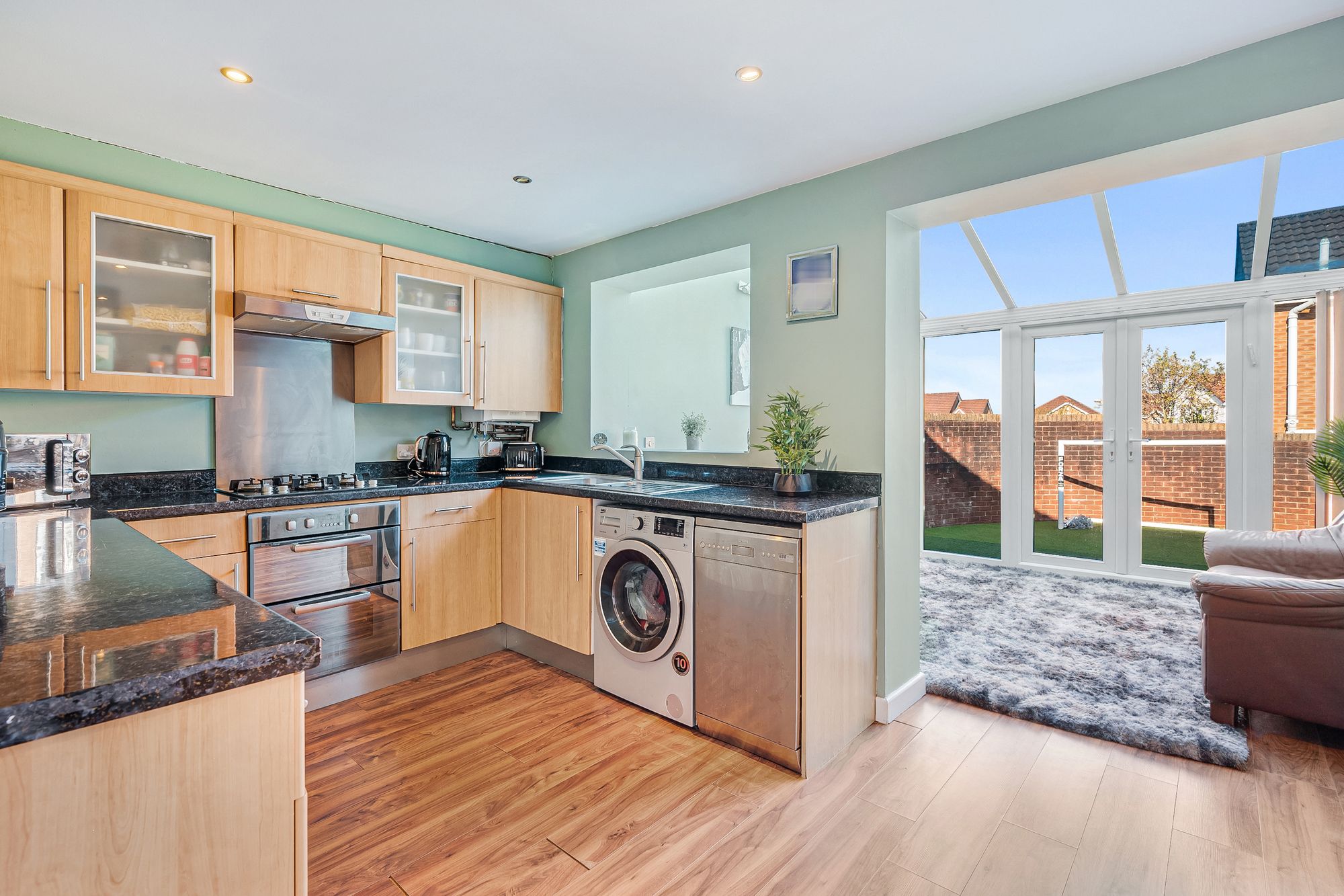 3 bed house for sale in Glenwood Close, Manchester  - Property Image 3