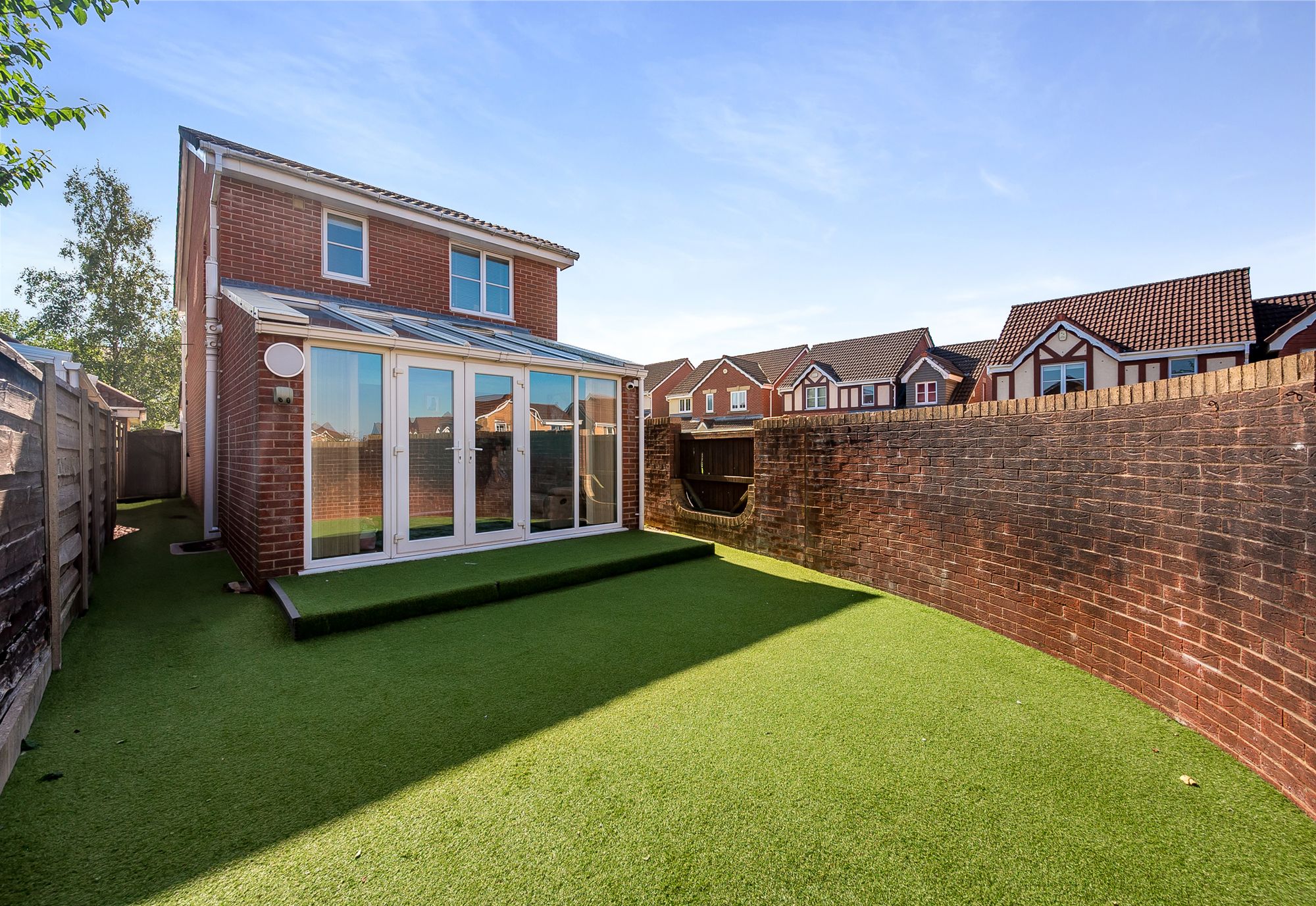 3 bed house for sale in Glenwood Close, Manchester  - Property Image 4