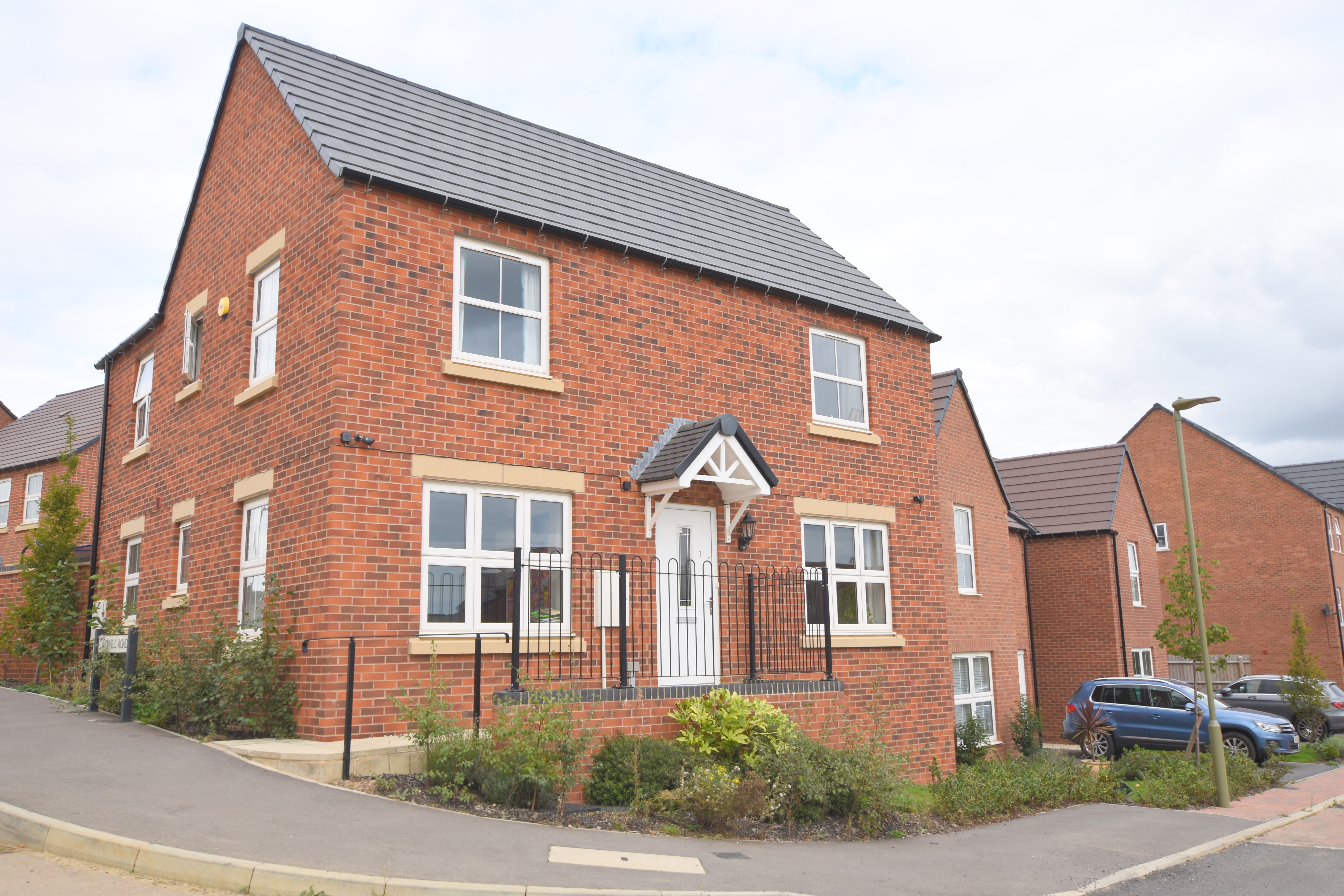 4 bed  for sale in Hearn Drive, Banbury  - Property Image 1