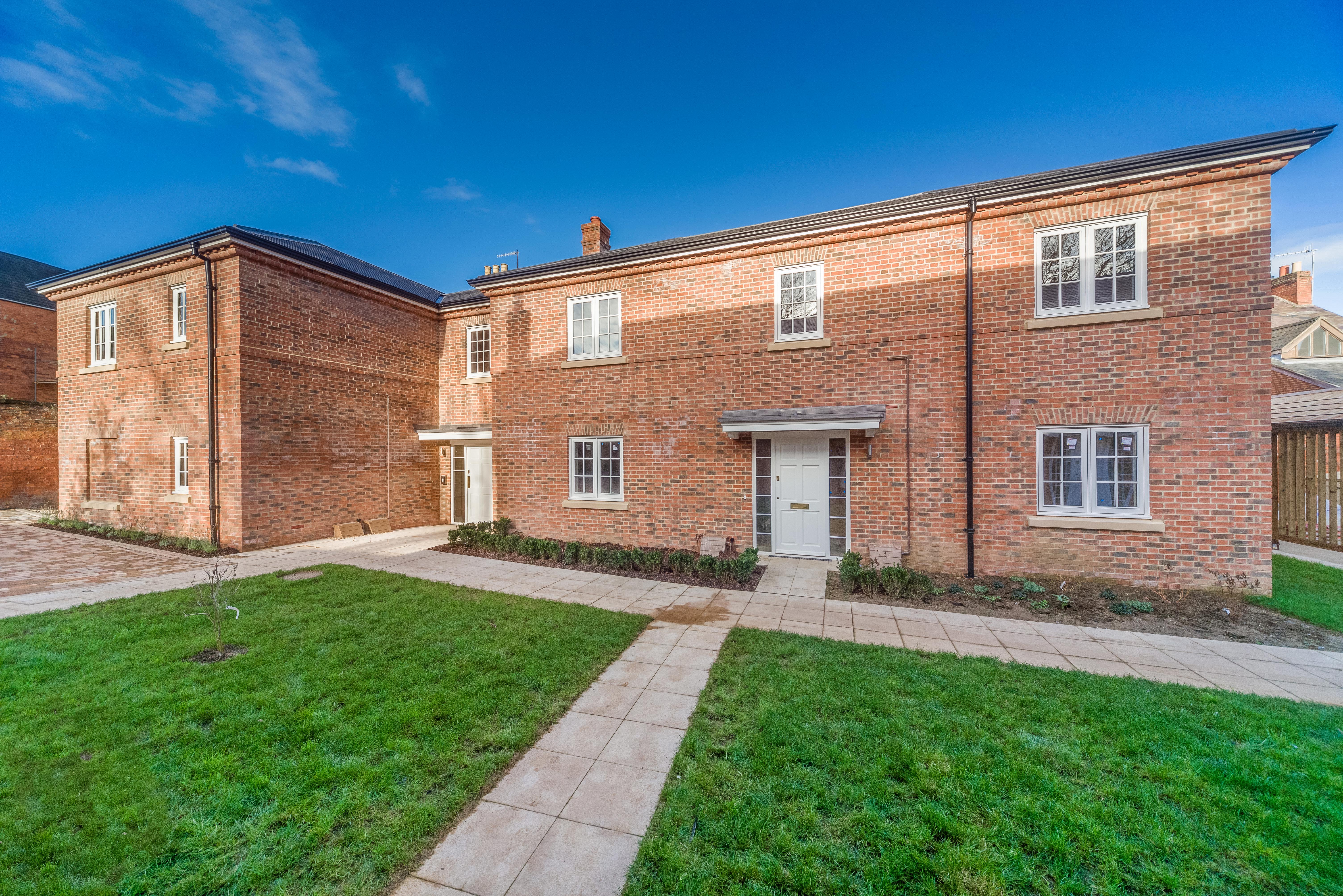 2 bed  for sale in New Road, Banbury 0