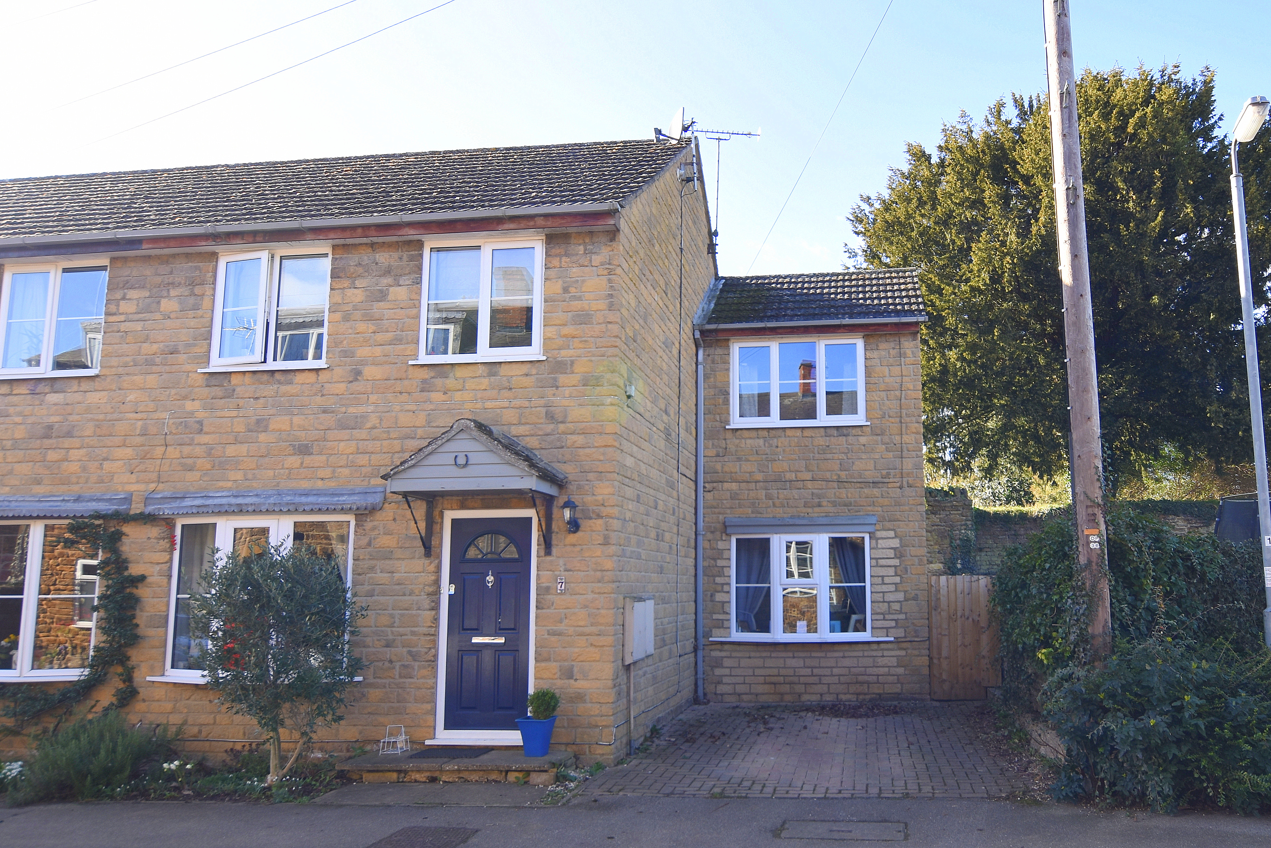 3 bed  for sale in Queen Street, Middleton Cheney  - Property Image 1