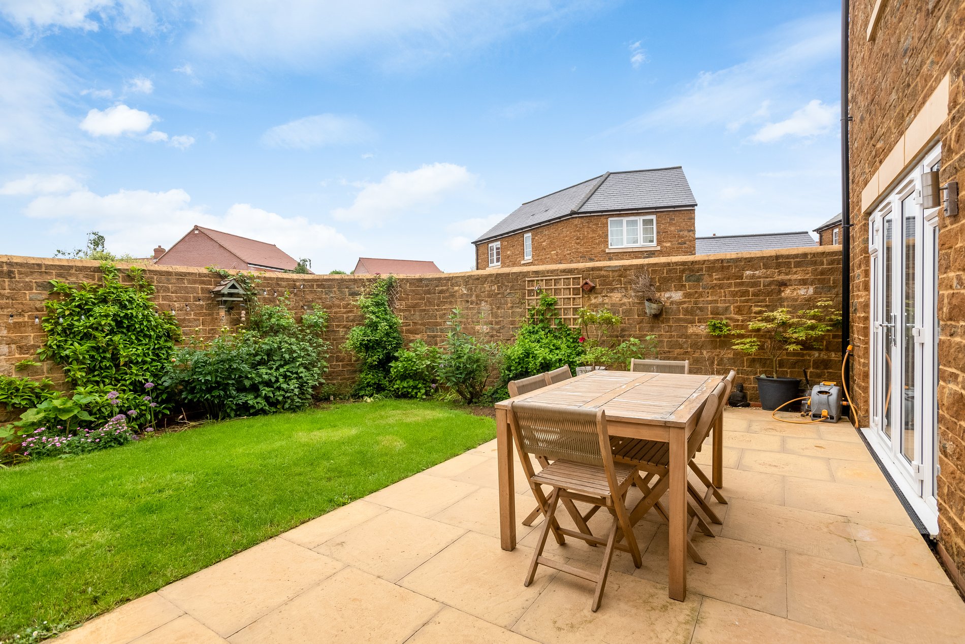 5 bed detached house for sale in Garners Field, Great Bourton  - Property Image 10