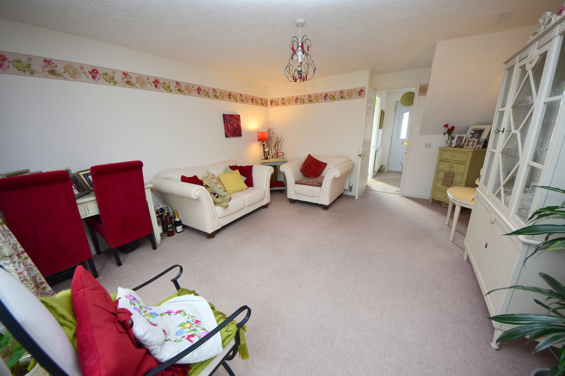2 bed end of terrace house for sale in Waltham Gardens, Banbury  - Property Image 5