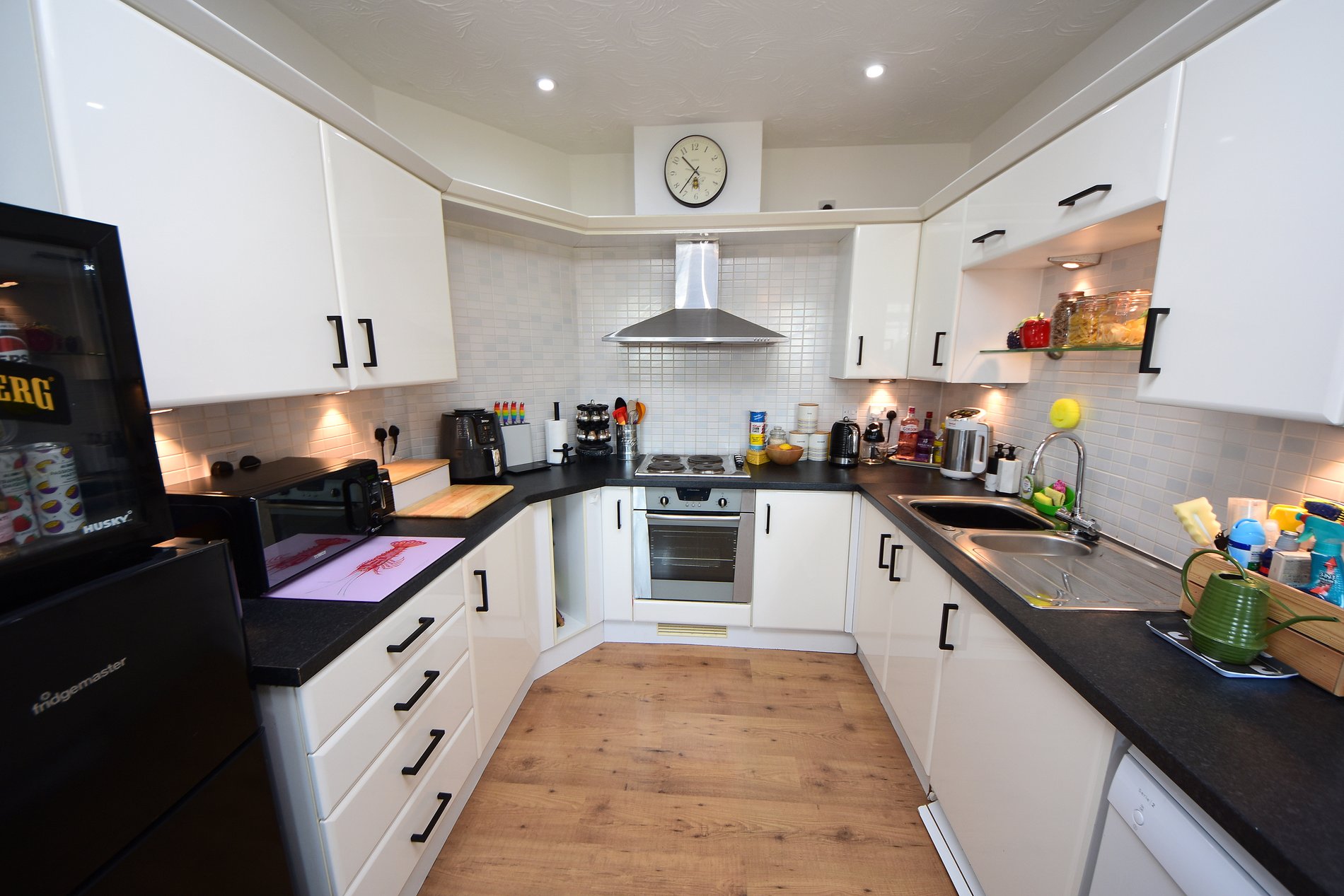 2 bed flat for sale in Warwick Road, Banbury  - Property Image 2