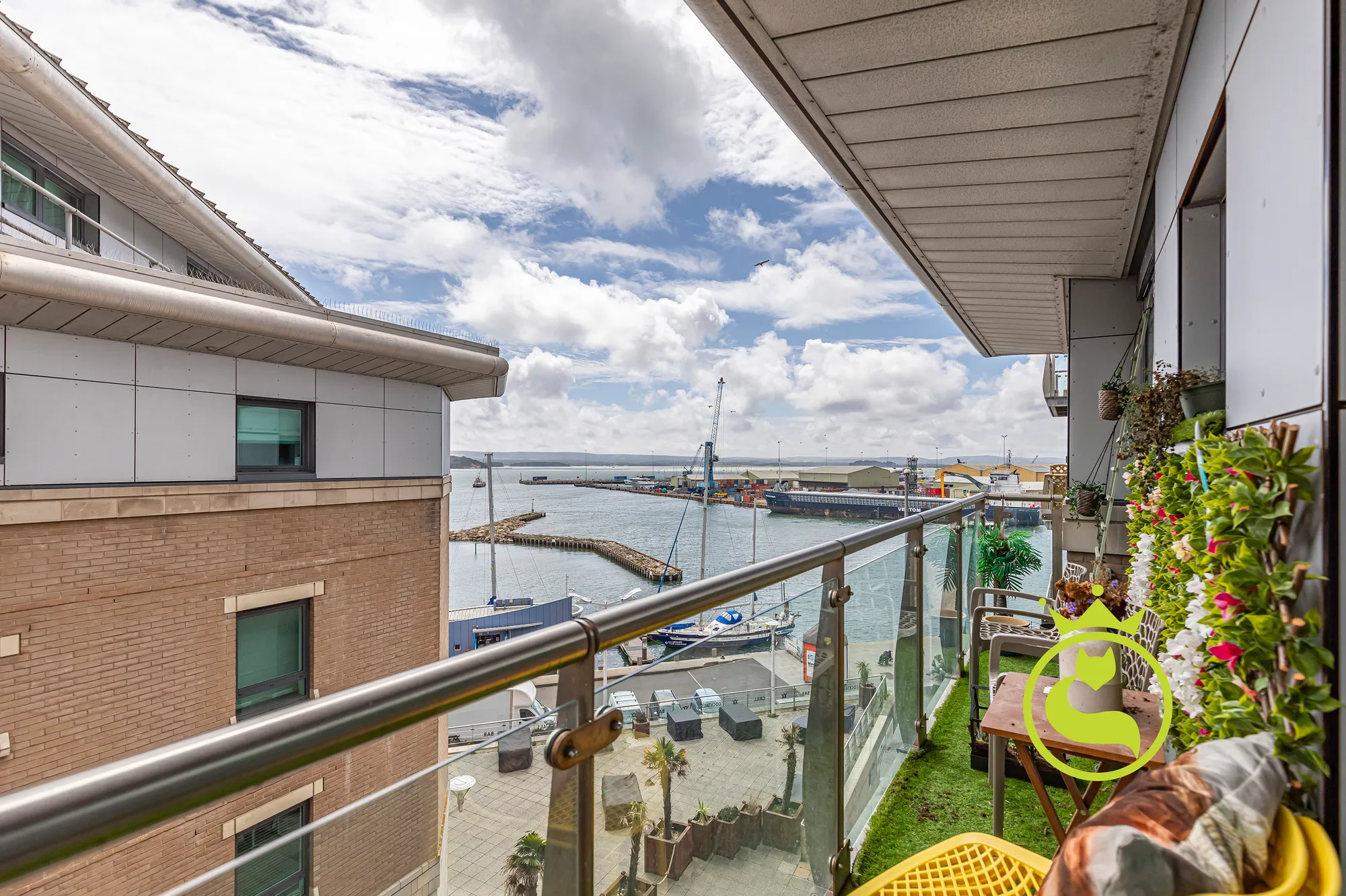 2 bed apartment for sale in The Quay, Poole  - Property Image 5