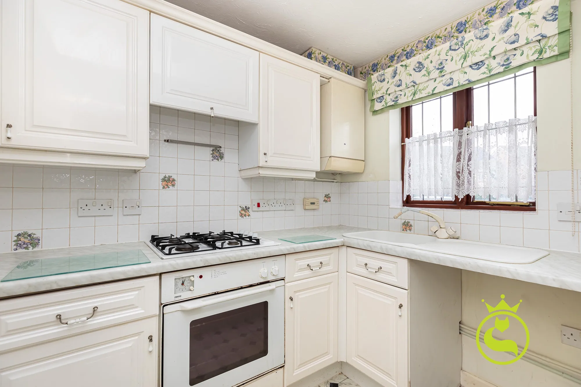 2 bed terraced house for sale in Doulton Gardens, Poole  - Property Image 3