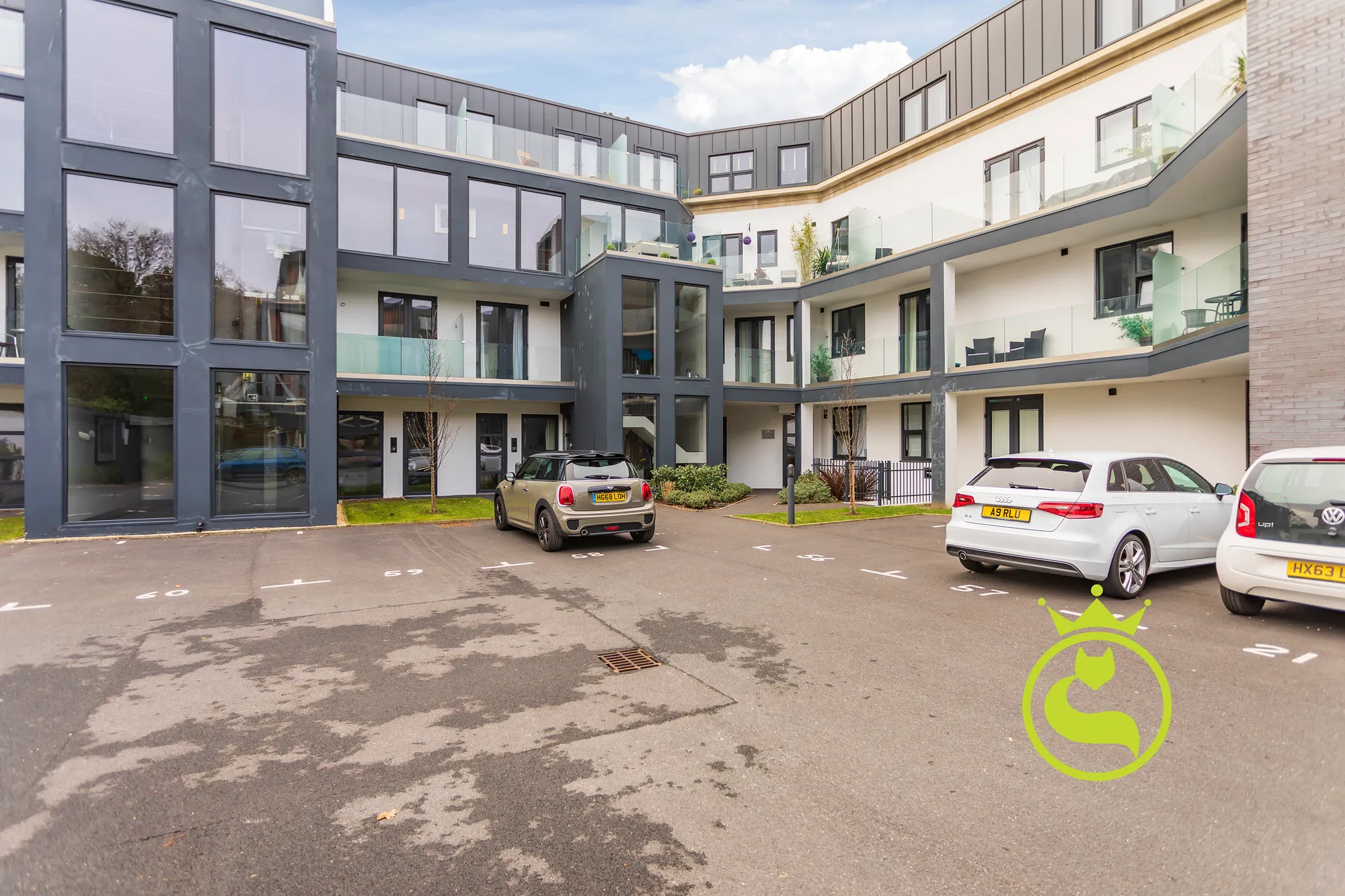 2 bed apartment for sale in Sandbanks Road, Poole  - Property Image 15