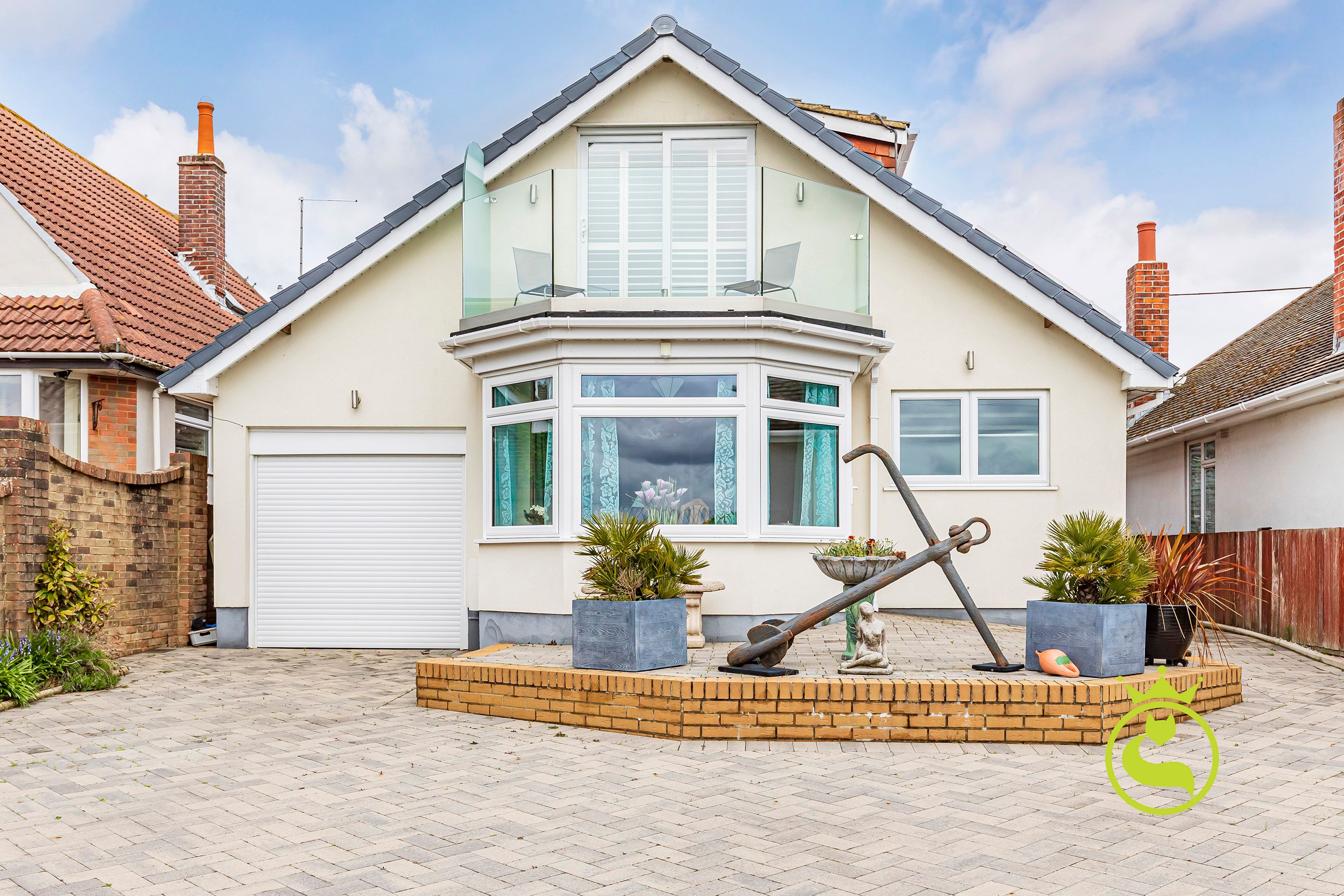 LOCATION, LOCATION, LOCATION! Don't miss out on this great opportunity to buy a fabulous home! Prestigious location and substantial home offering sea views and potential to create an annexe.