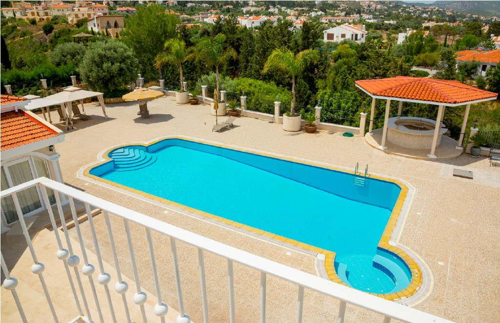 4 bed detached house for sale, Catalkoy 2