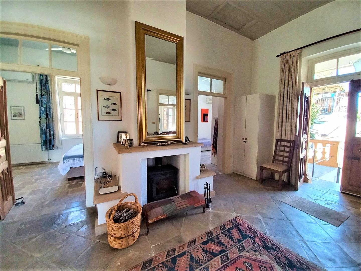 5 bed villa for sale, Kyrenia 48