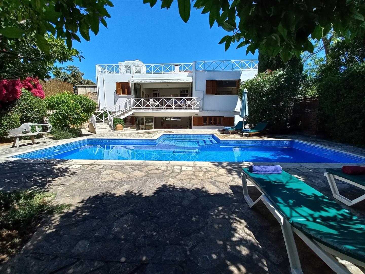 5 bed villa for sale, Kyrenia 0