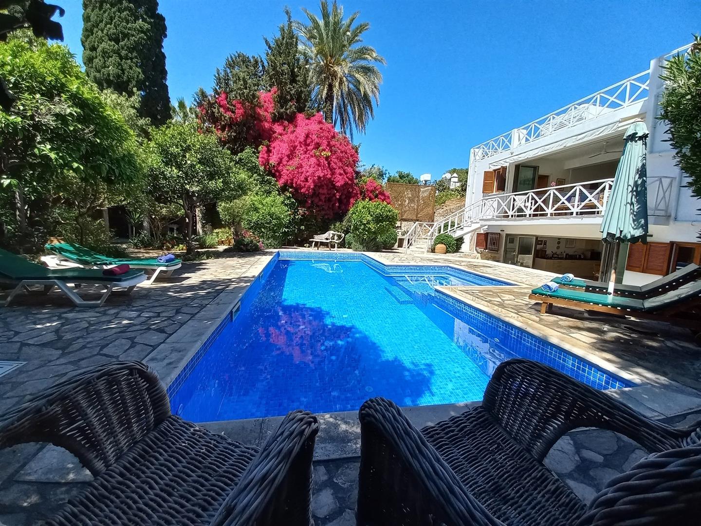 5 bed villa for sale, Kyrenia 33
