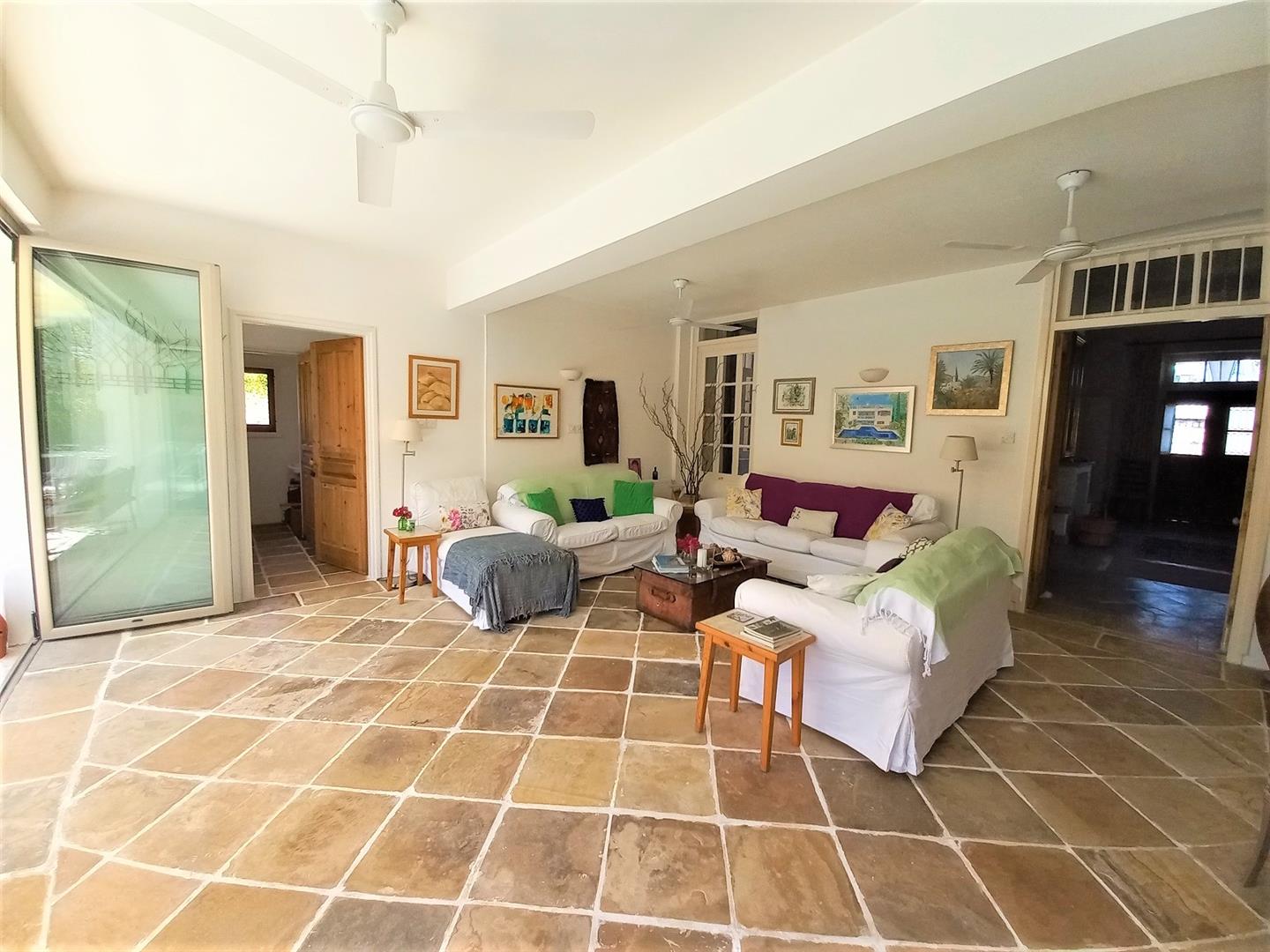 5 bed villa for sale, Kyrenia 6