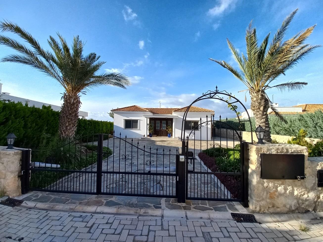 4 bed villa to rent, Esentepe - Property Image 1