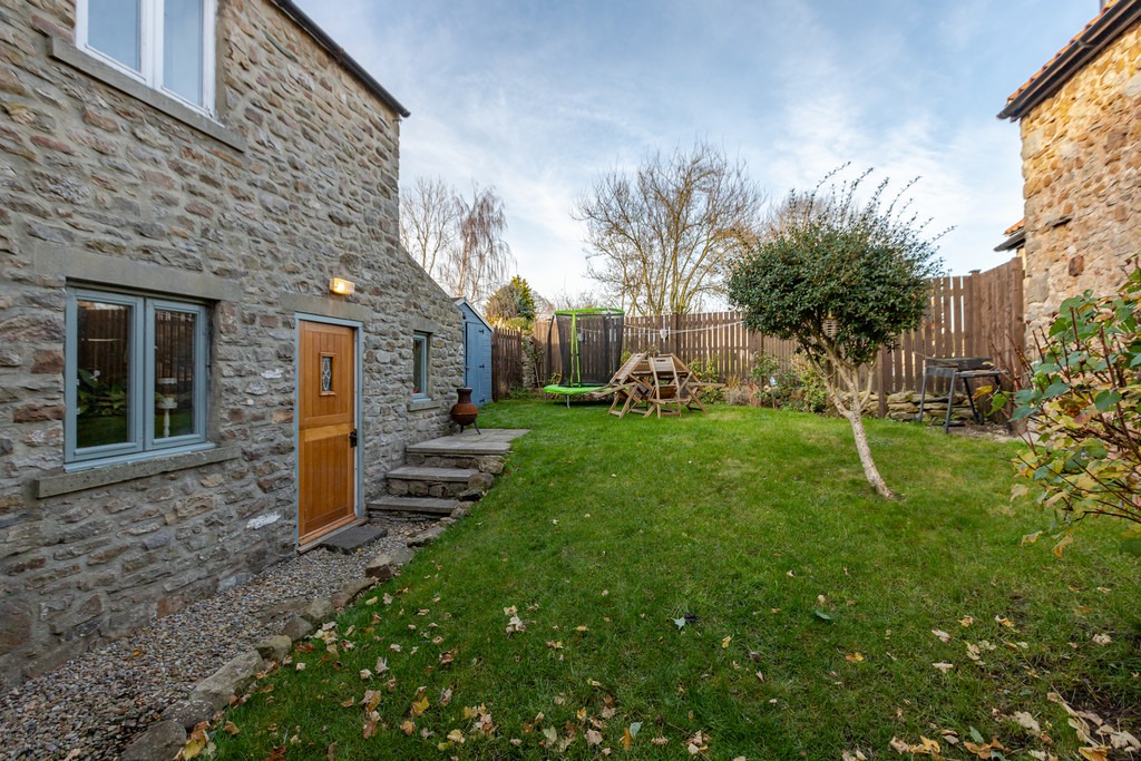 3 bed semi-detached house for sale in South View, Bedale  - Property Image 10