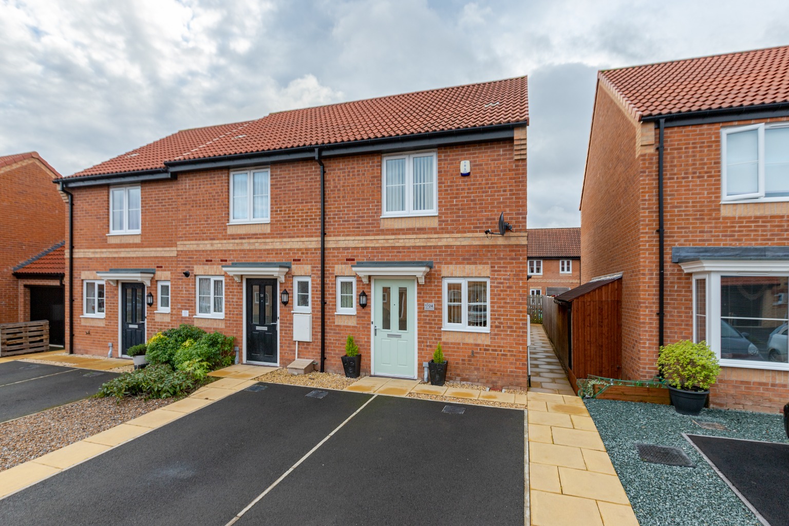 2 bed end of terrace house for sale in Woodland Avenue, Catterick Garrison - Property Image 1