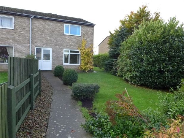 2 bed semi-detached house to rent in Magpie Walk, Catterick Garrison - Property Image 1