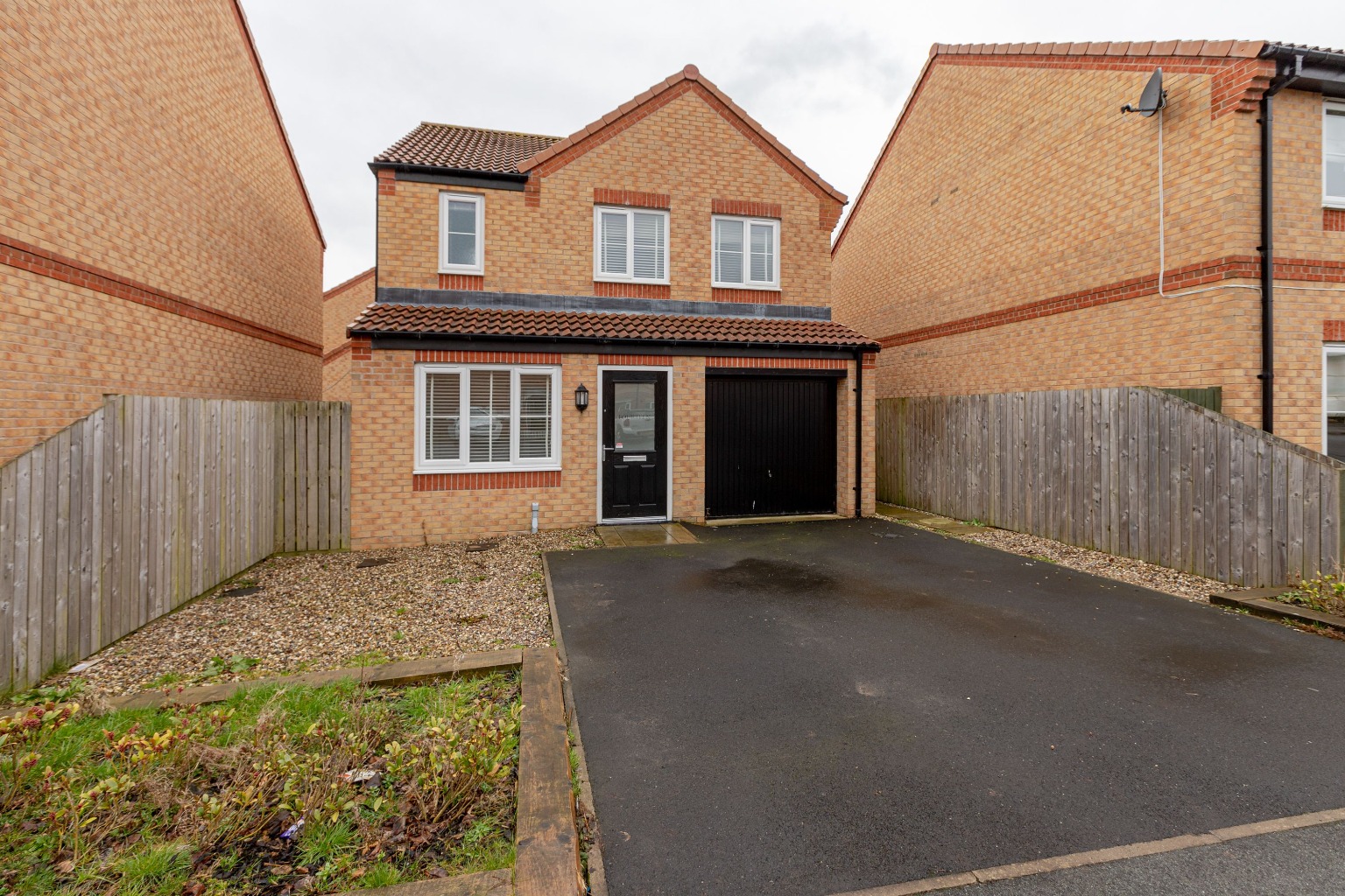 3 bed detached house to rent in Tulip Avenue, Catterick Garrison  - Property Image 1