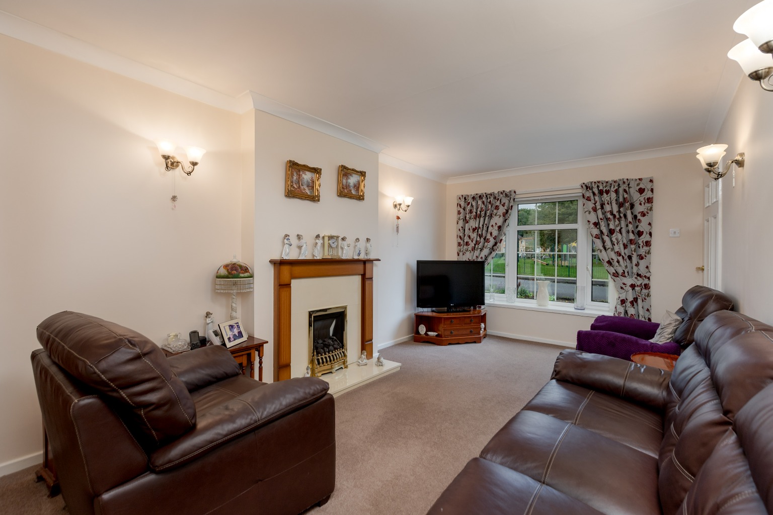 2 bed semi-detached bungalow for sale in Mallard Road, Catterick Garrison  - Property Image 2