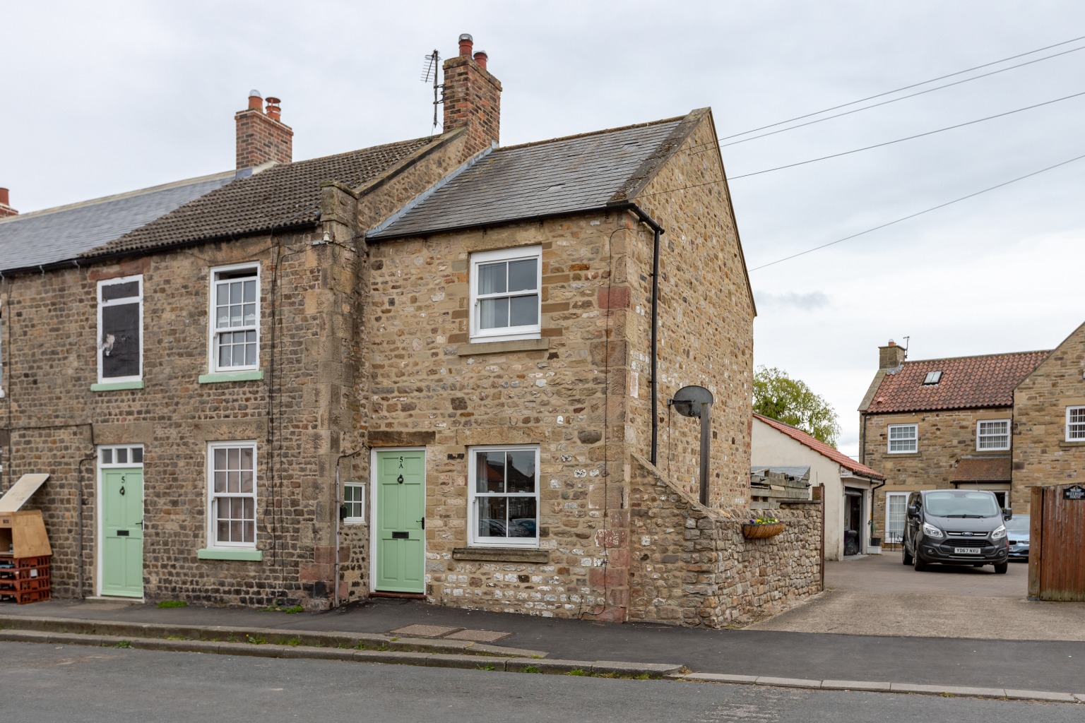1 bed flat to rent in Market Place, Ripon - Property Image 1