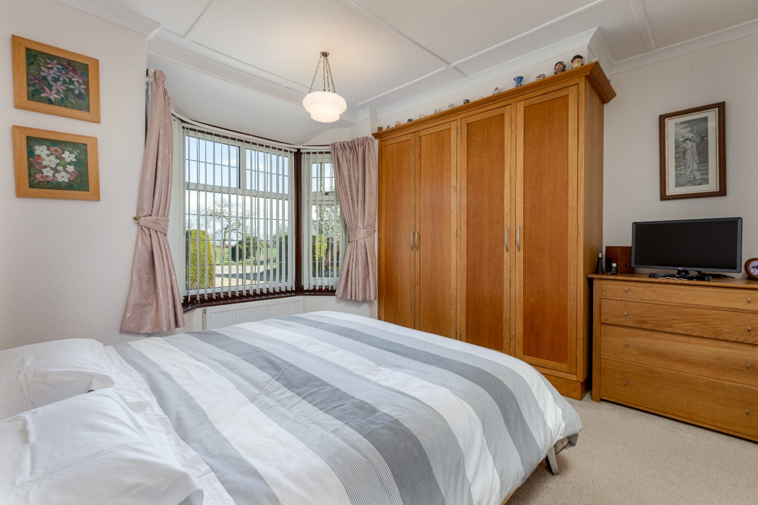3 bed semi-detached bungalow for sale in Gatherley Road, Richmond  - Property Image 6