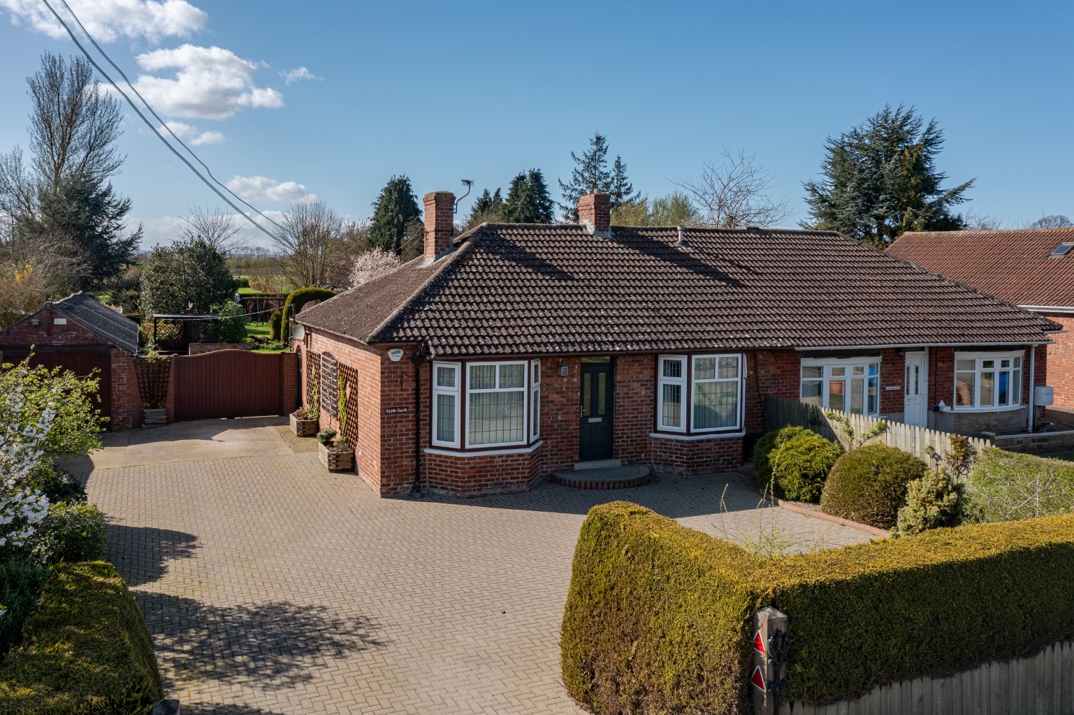3 bed semi-detached bungalow for sale in Gatherley Road, Richmond  - Property Image 1