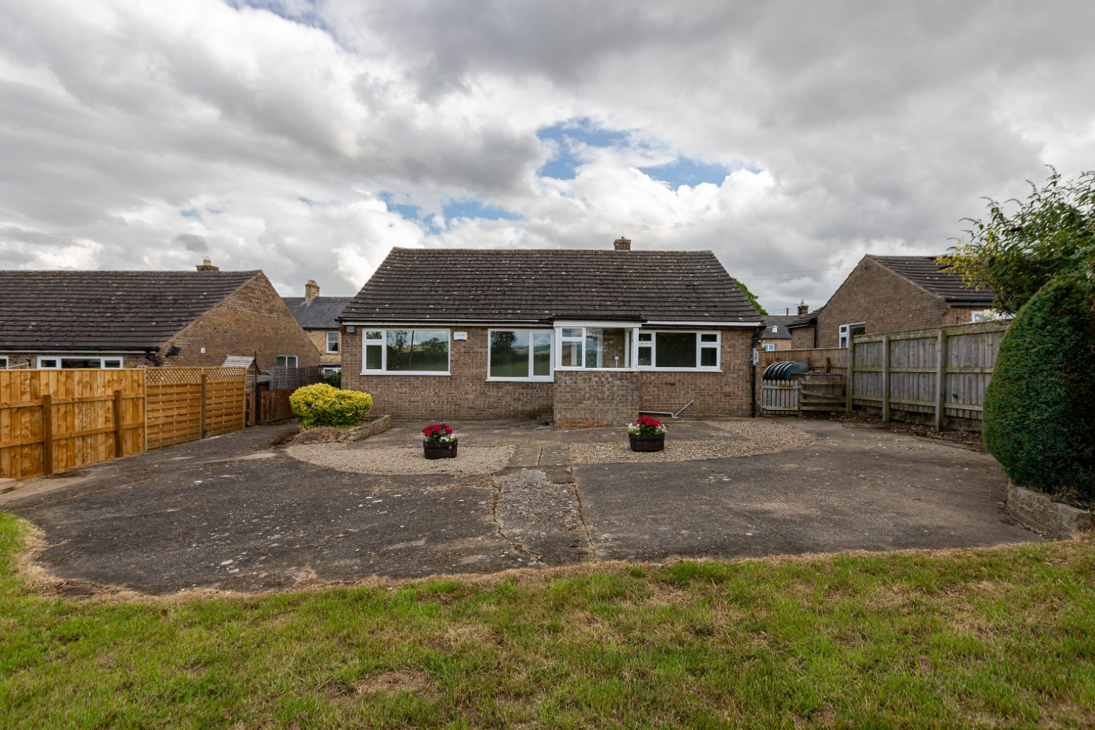 3 bed detached bungalow to rent in Station Road, Bedale  - Property Image 10