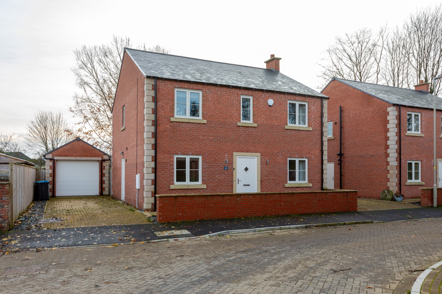 4 bed detached house to rent in Rokesby Place, Thirsk - Property Image 1