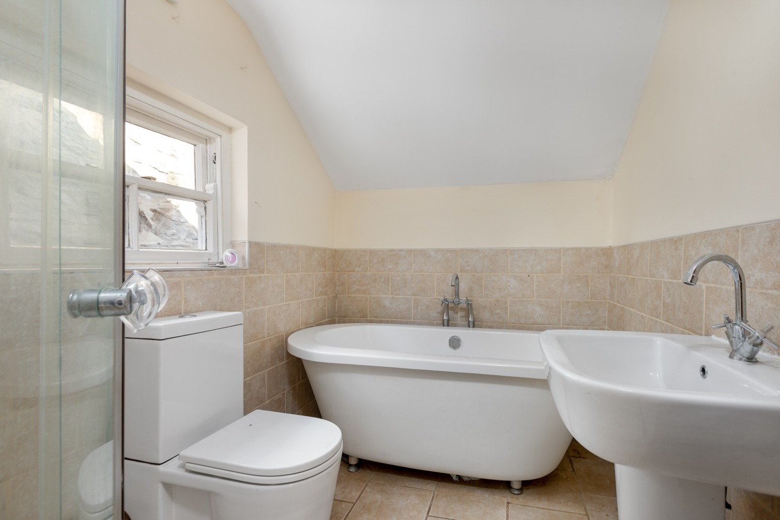3 bed cottage for sale in Richmond  - Property Image 6