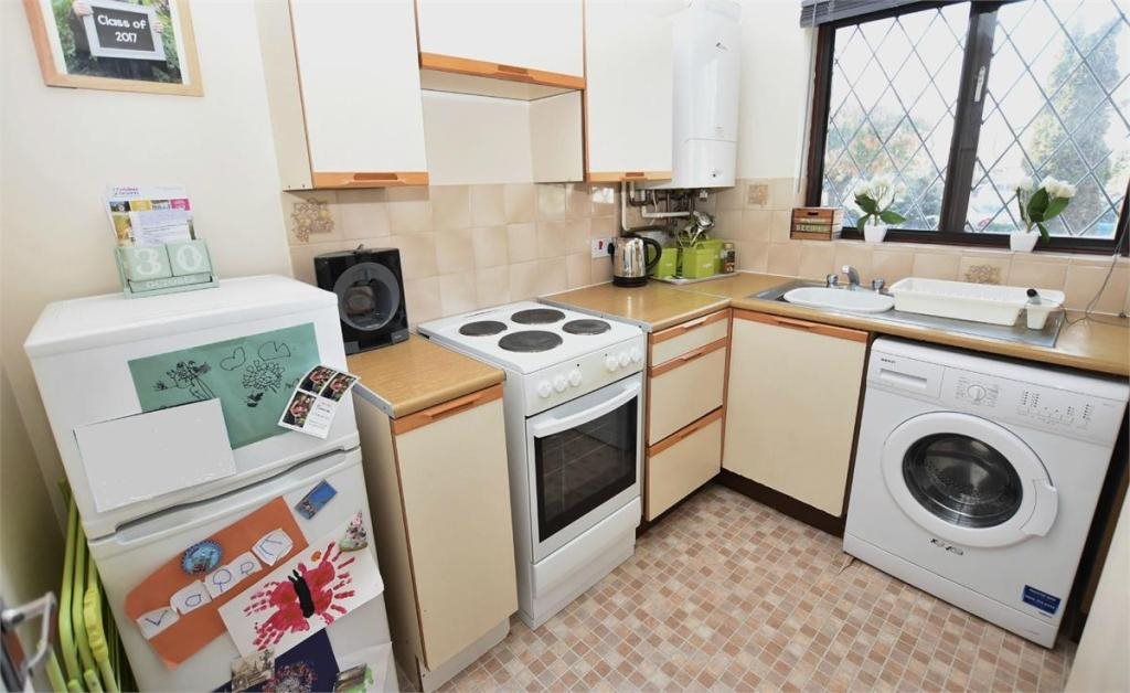 2 bed house to rent in Priston Close, Worle  - Property Image 4