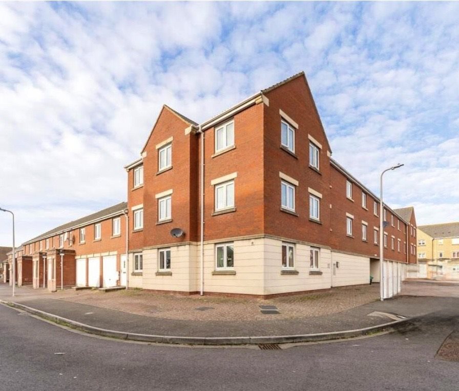 2 bed flat to rent in Ankatel Close, Weston-super-Mare  - Property Image 1