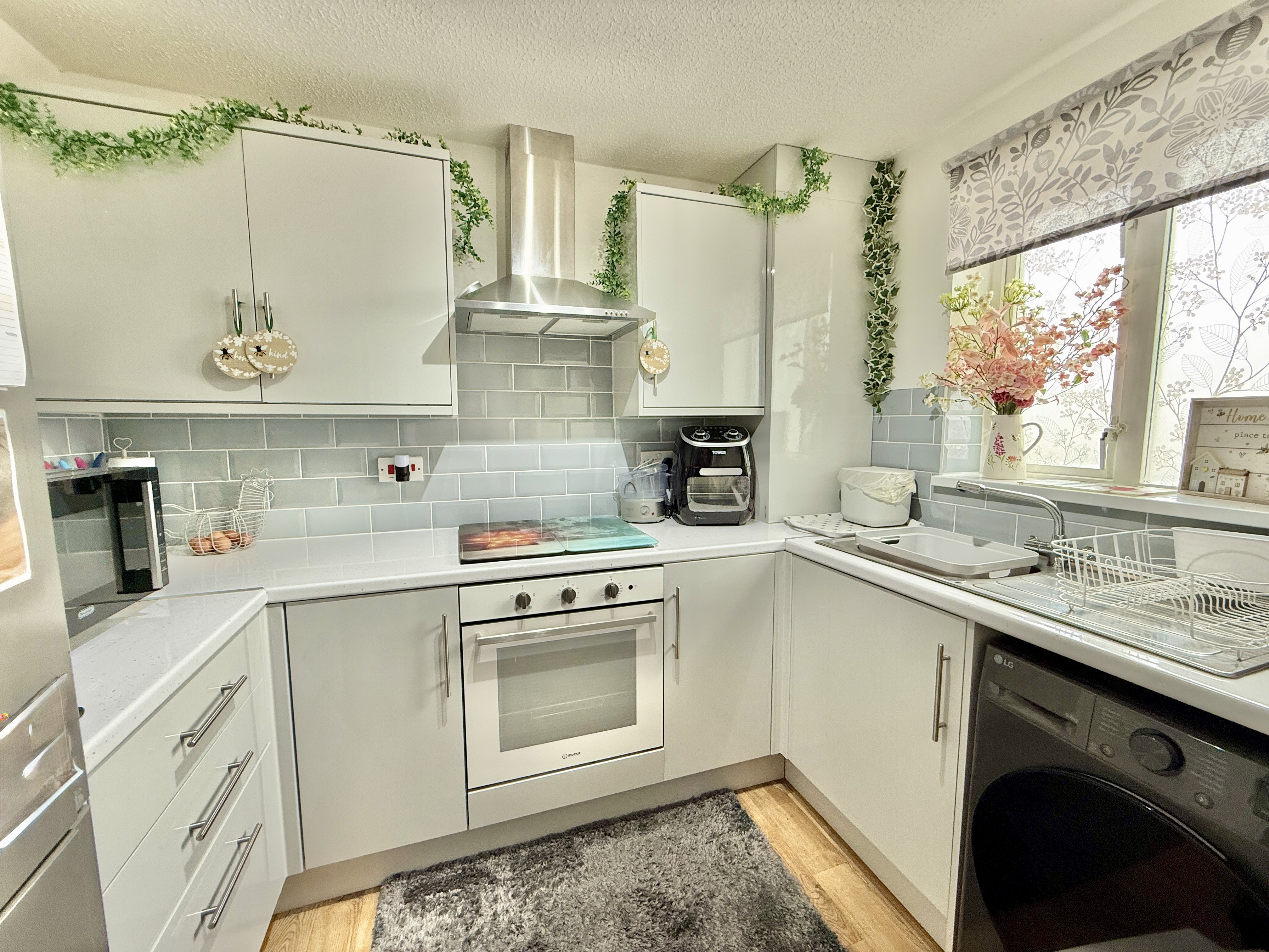2 bed house to rent in Honeysuckle Place, Weston-Super-Mare  - Property Image 3