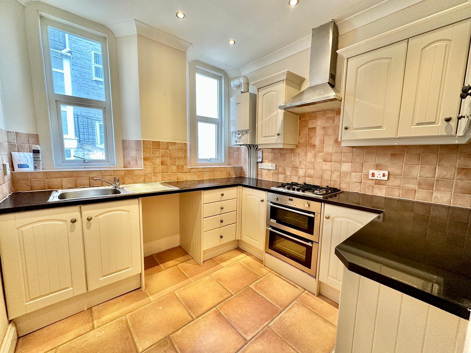 2 bed flat to rent in Grove Park Road, Weston-super-Mare, BS23  - Property Image 4