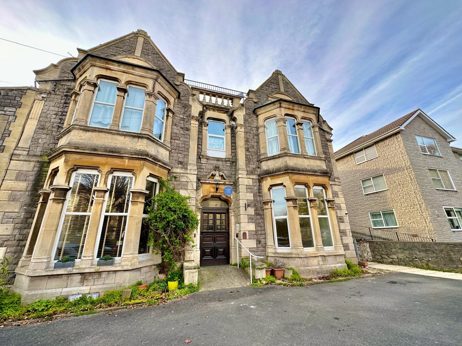 2 bed flat to rent in Grove Park Road, Weston-super-Mare, BS23  - Property Image 1