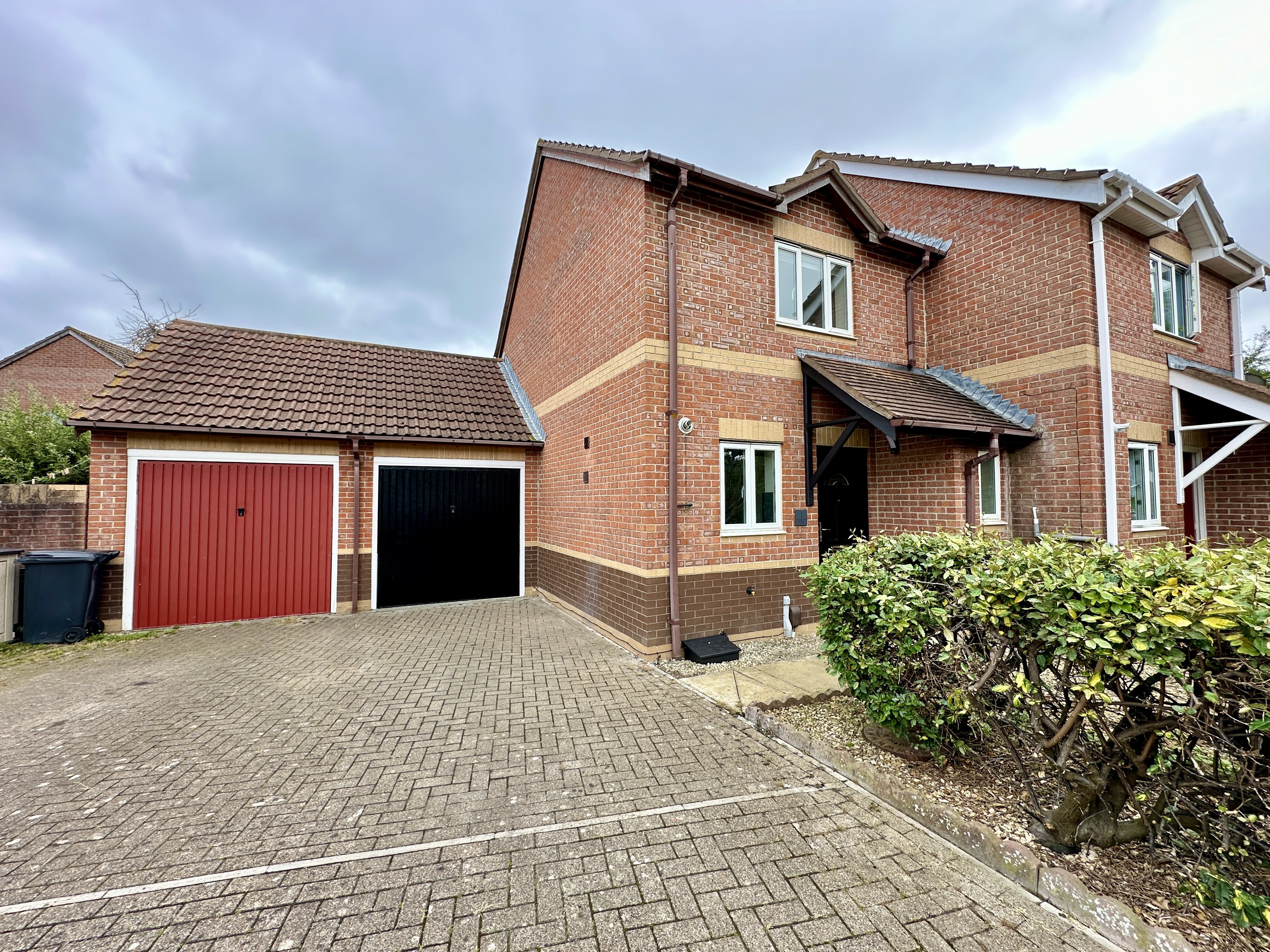 2 bed house to rent in Magnolia Close  - Property Image 1