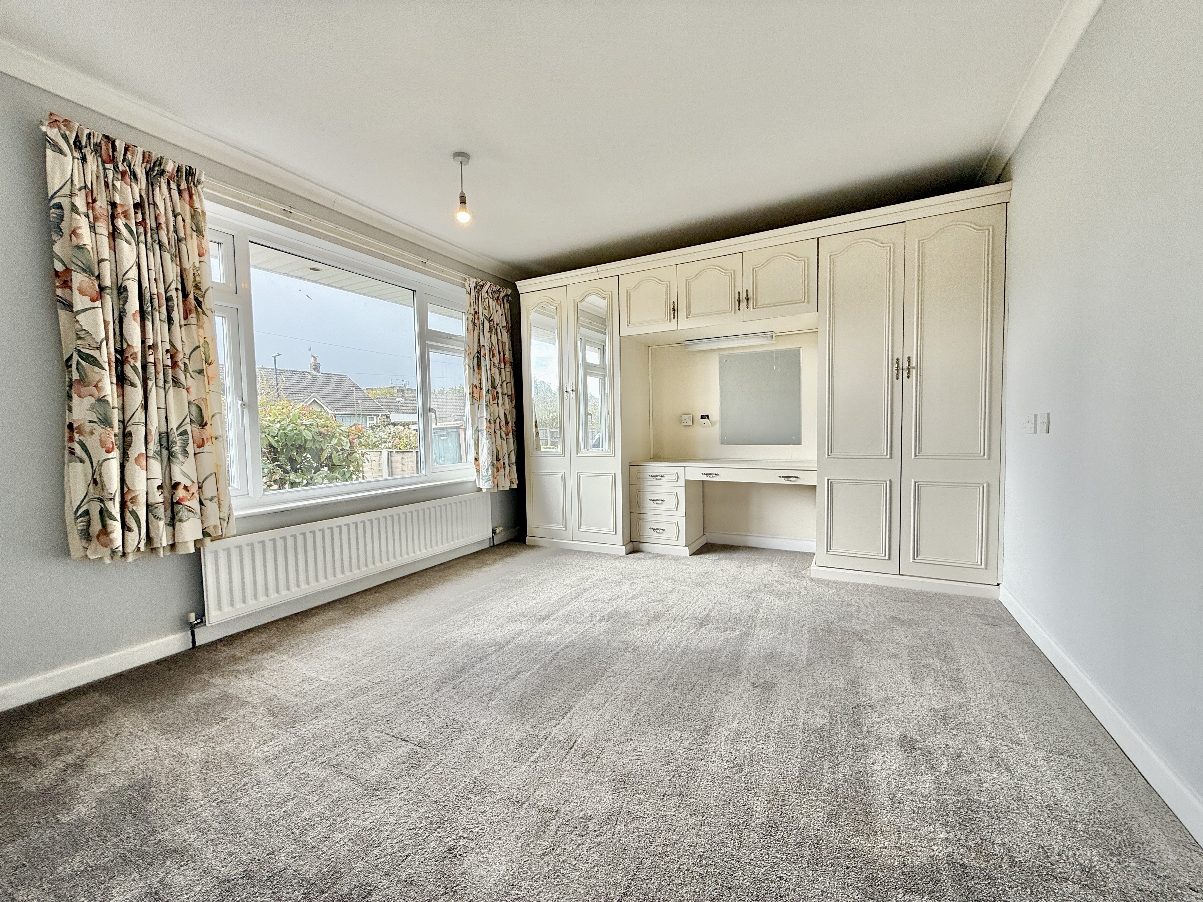 3 bed semi-detached bungalow to rent in Heathfield Road, Nailsea, BS48 3