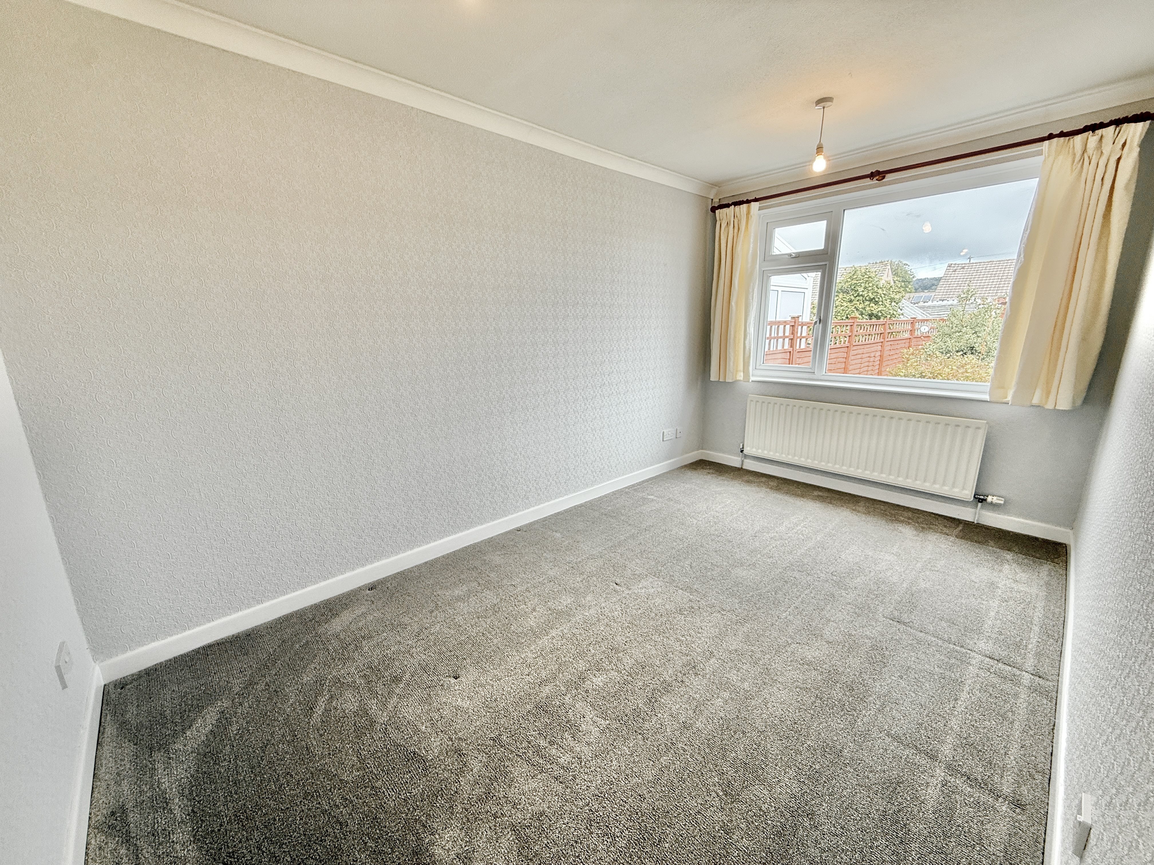 3 bed semi-detached bungalow to rent in Heathfield Road, Nailsea, BS48 4