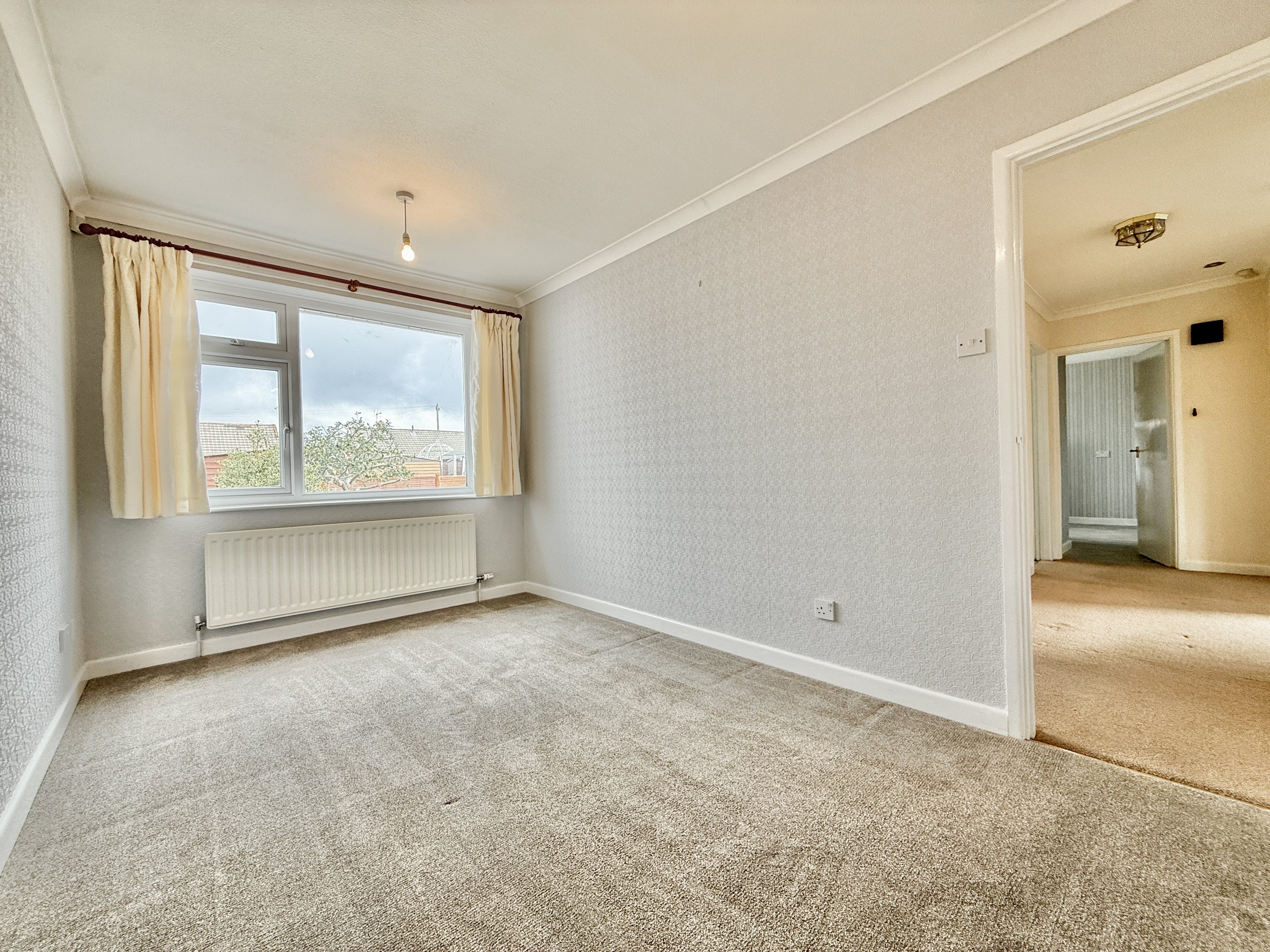 3 bed semi-detached bungalow to rent in Heathfield Road, Nailsea, BS48 5