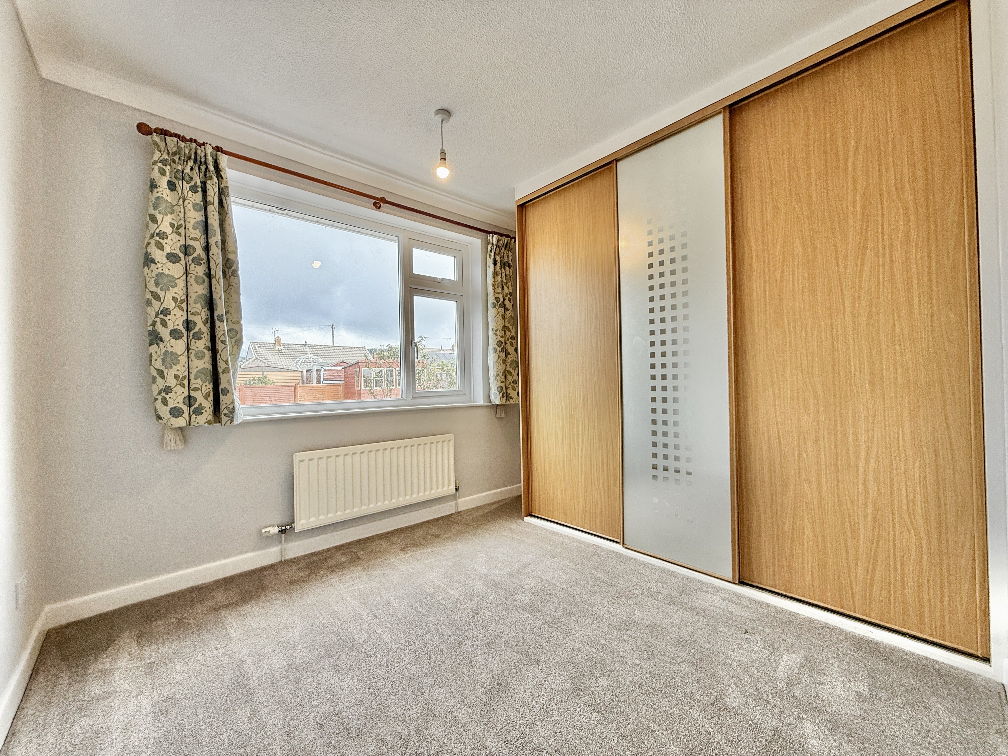 3 bed semi-detached bungalow to rent in Heathfield Road, Nailsea, BS48 6