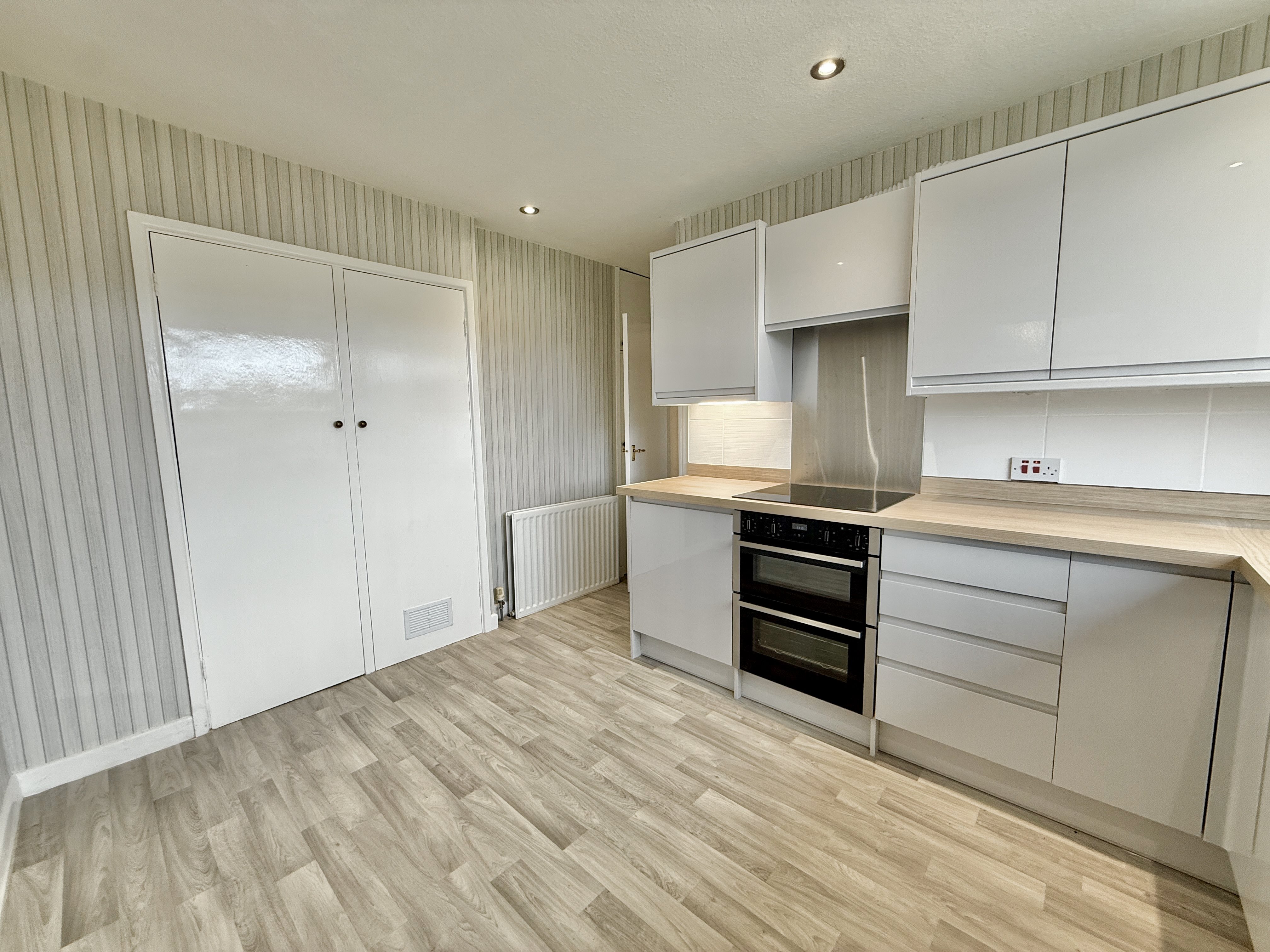 3 bed semi-detached bungalow to rent in Heathfield Road, Nailsea, BS48 11