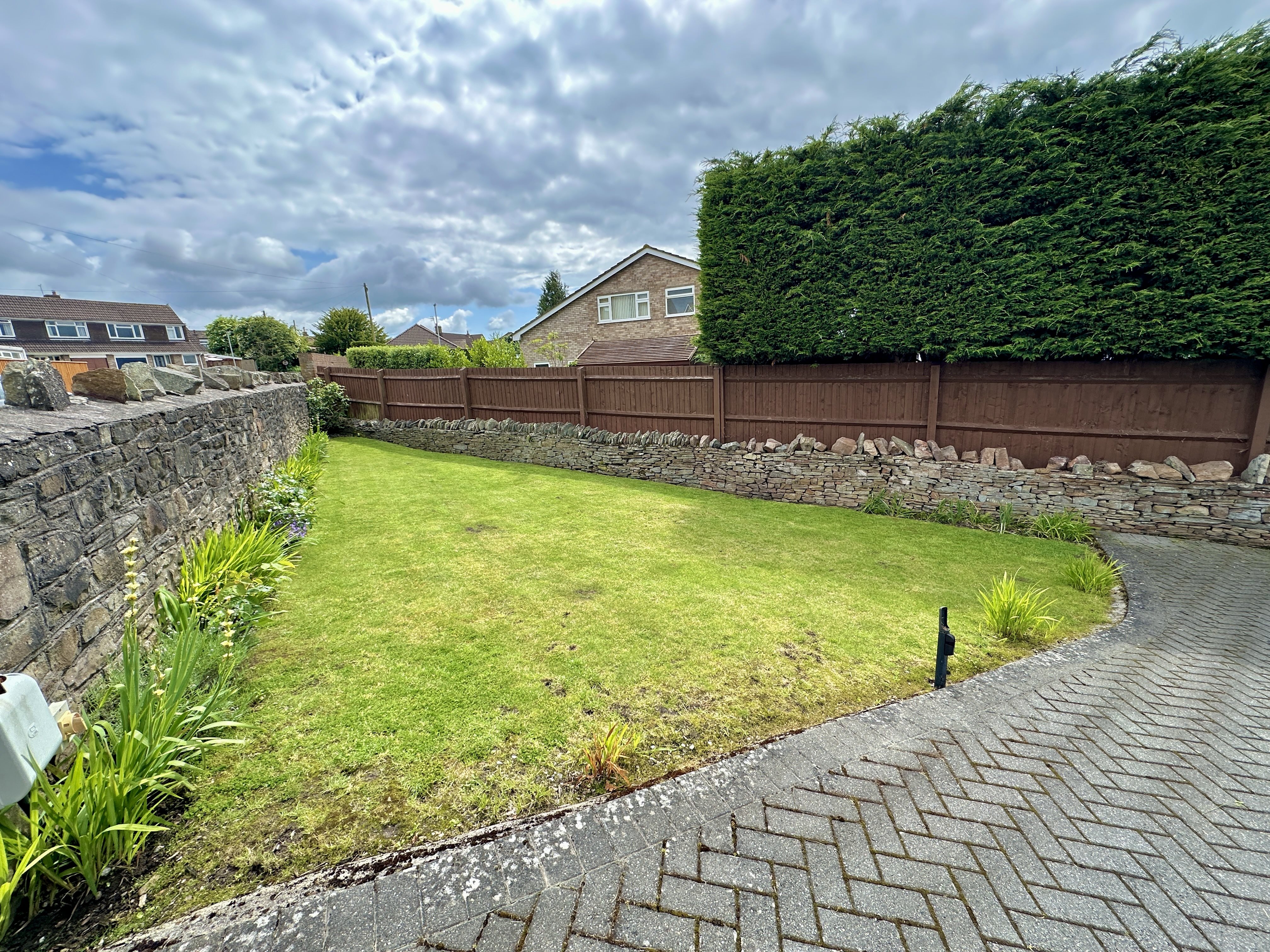 2 bed detached bungalow to rent in Pound Lane, Nailsea  - Property Image 3