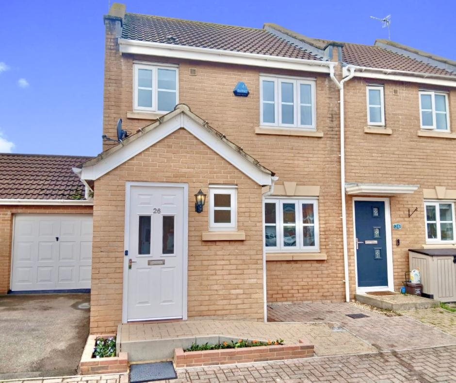 3 bed semi-detached house to rent in Oaktree Place, Str Georges, BS22  - Property Image 1