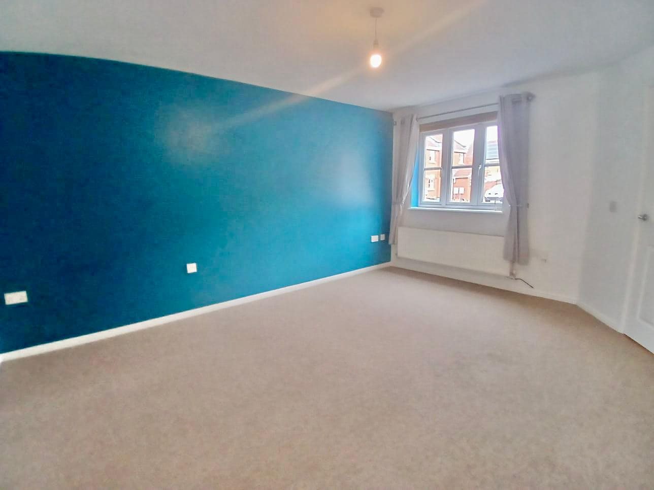 3 bed semi-detached house to rent in Oaktree Place, Str Georges, BS22 1