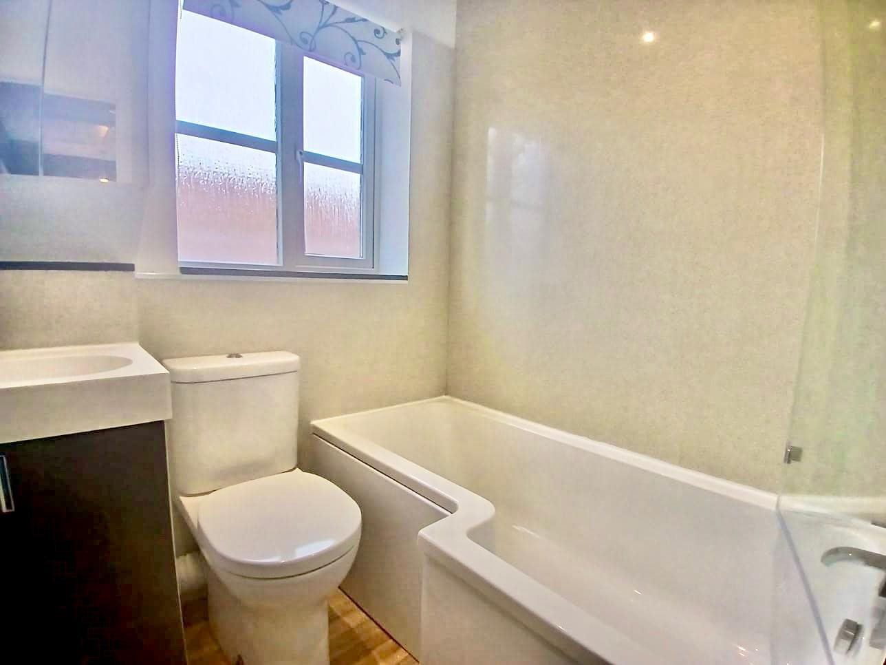 3 bed semi-detached house to rent in Oaktree Place, Str Georges, BS22 7