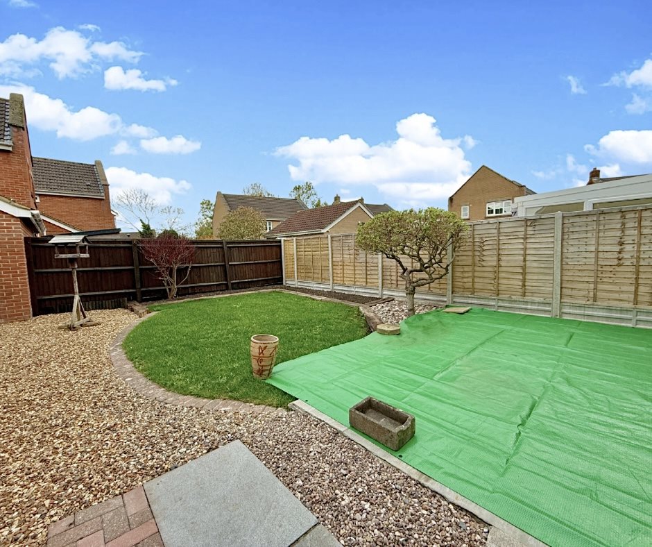 3 bed semi-detached house to rent in Oaktree Place, St Georges, BS22  - Property Image 13