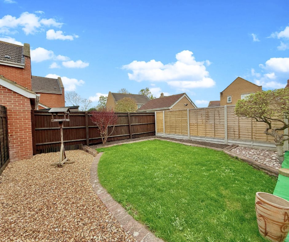 3 bed semi-detached house to rent in Oaktree Place, St Georges, BS22 13