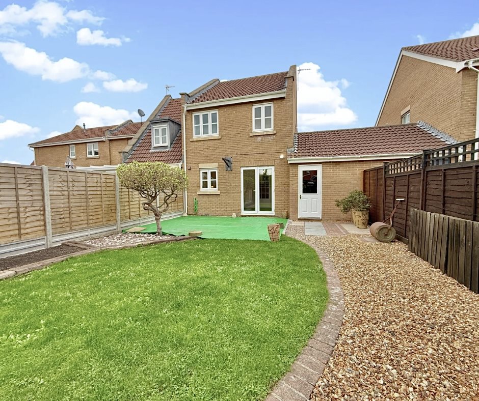 3 bed semi-detached house to rent in Oaktree Place, St Georges, BS22 14