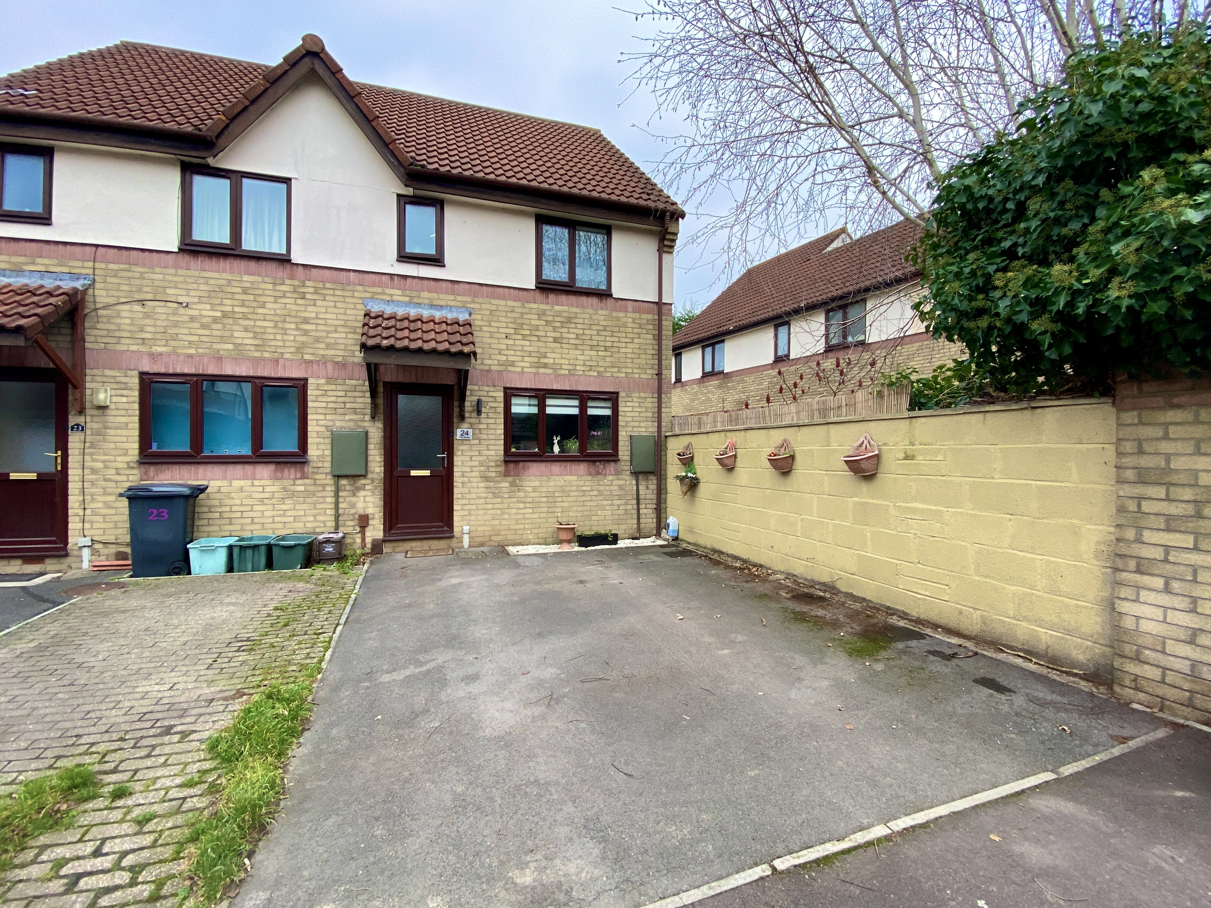 2 bed house to rent in The Briars, Backwell, BS48